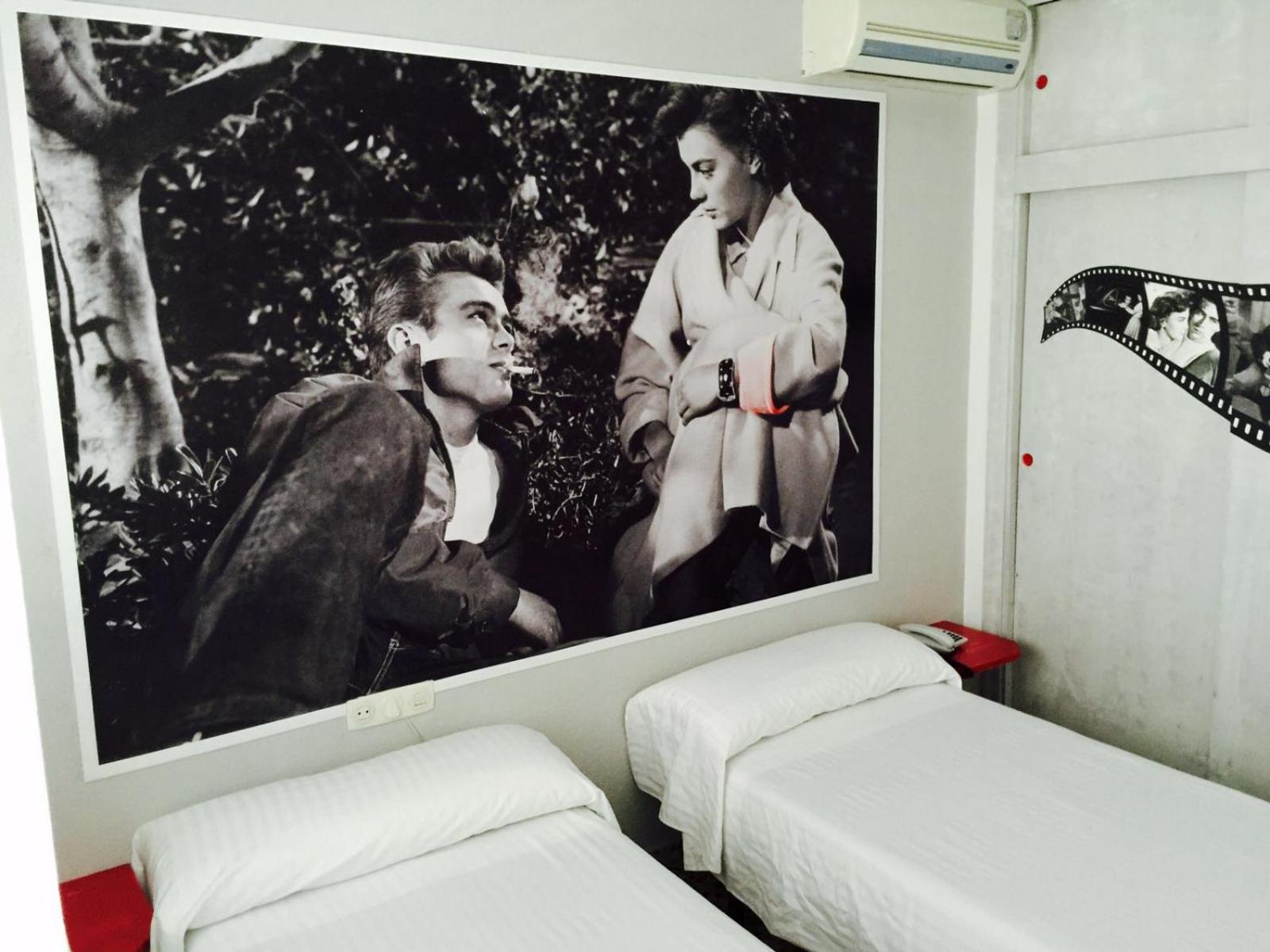 Deluxe Twin Room photo 2