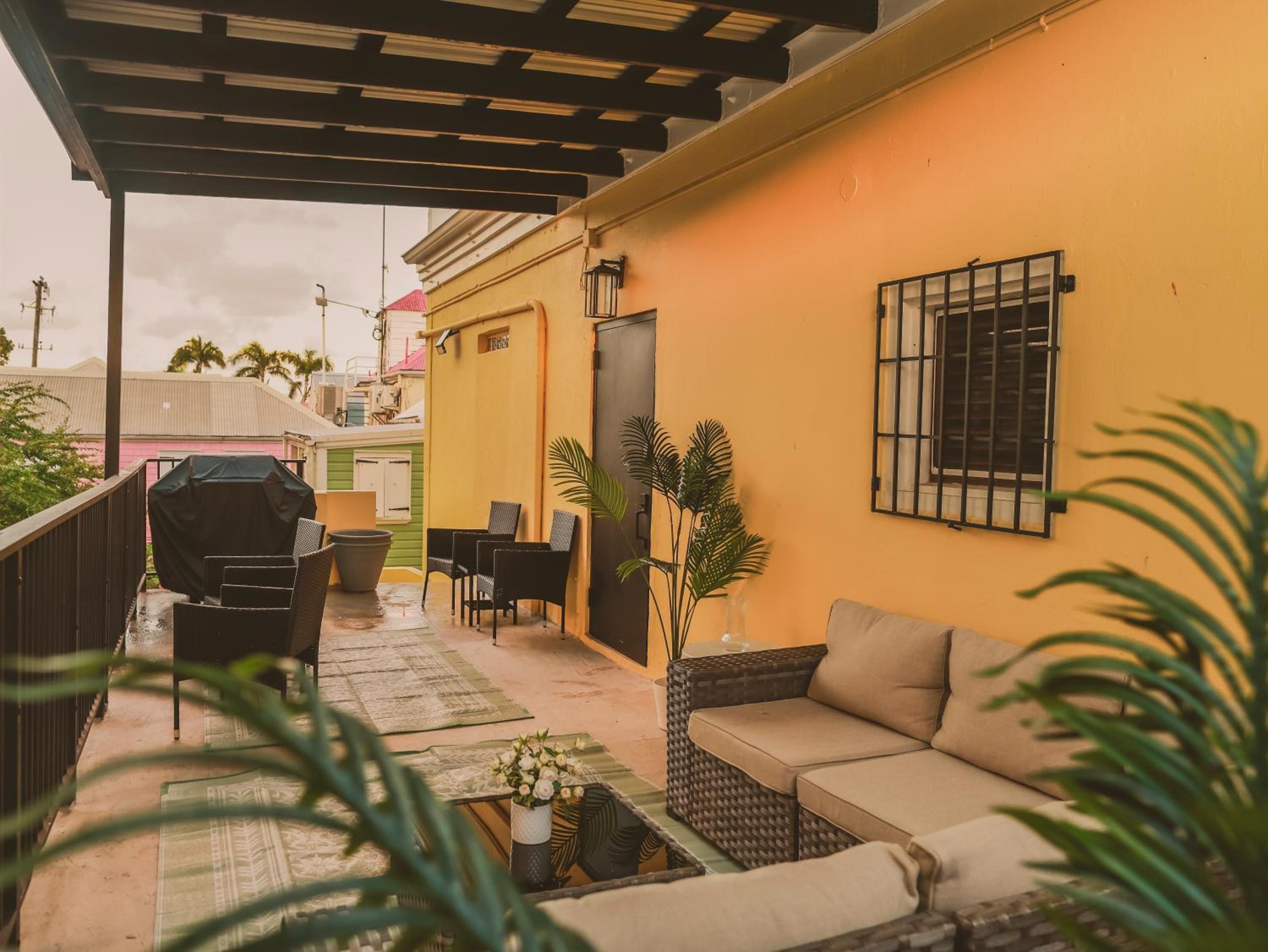 Apartment with Balcony photo 1