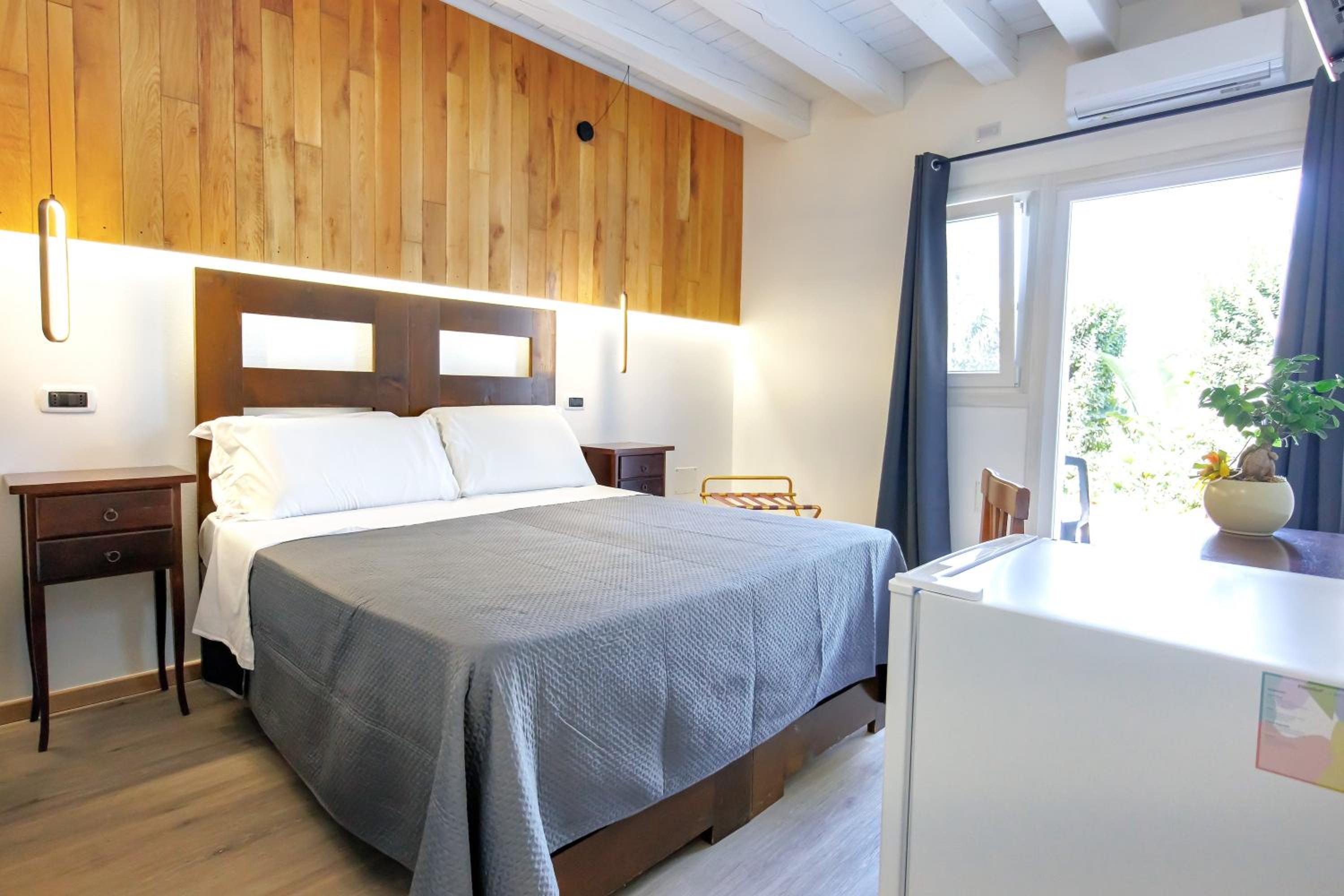 Double or Twin Room with Terrace photo 2