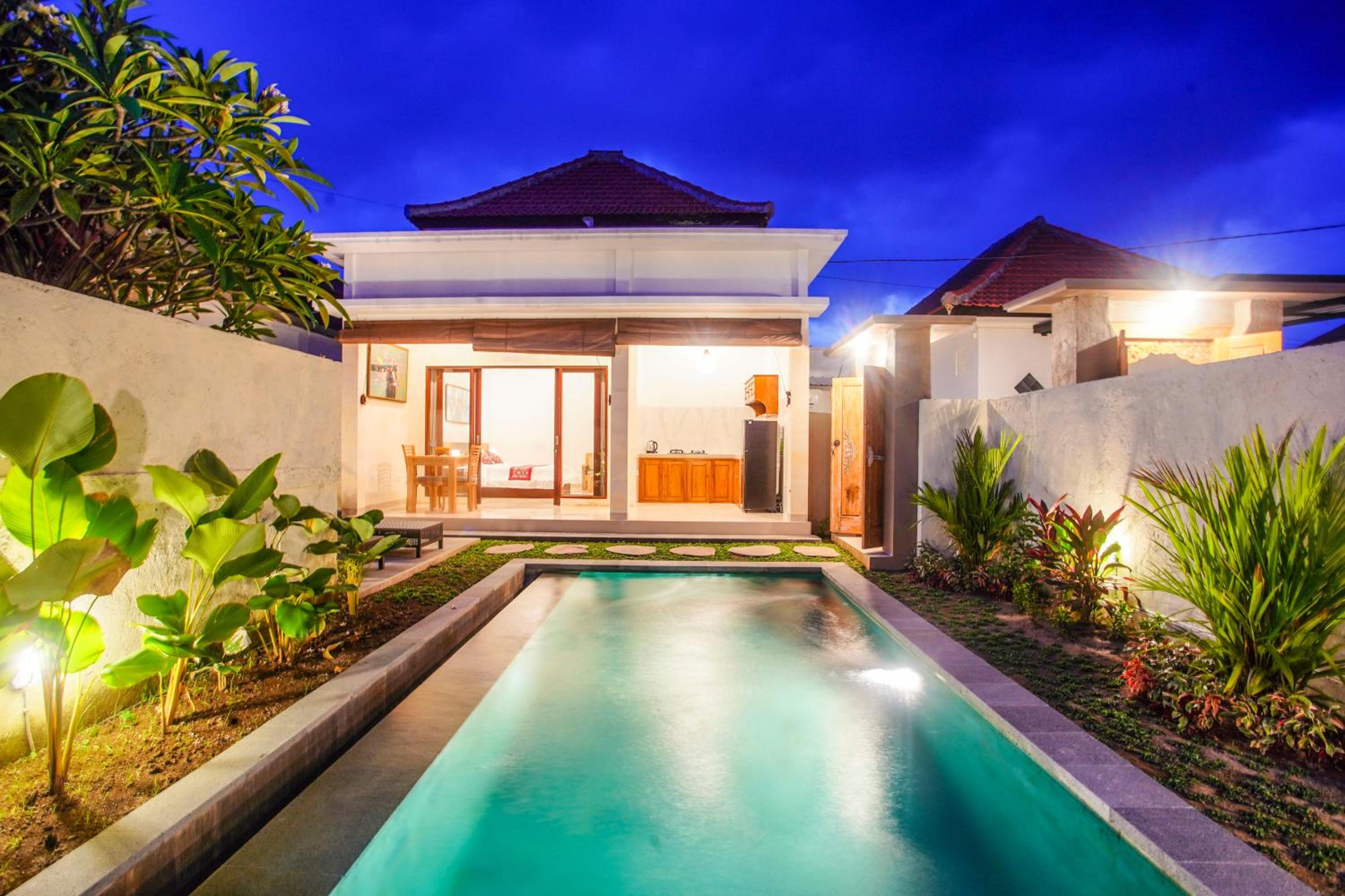 Villa with Private Pool - Photo 3