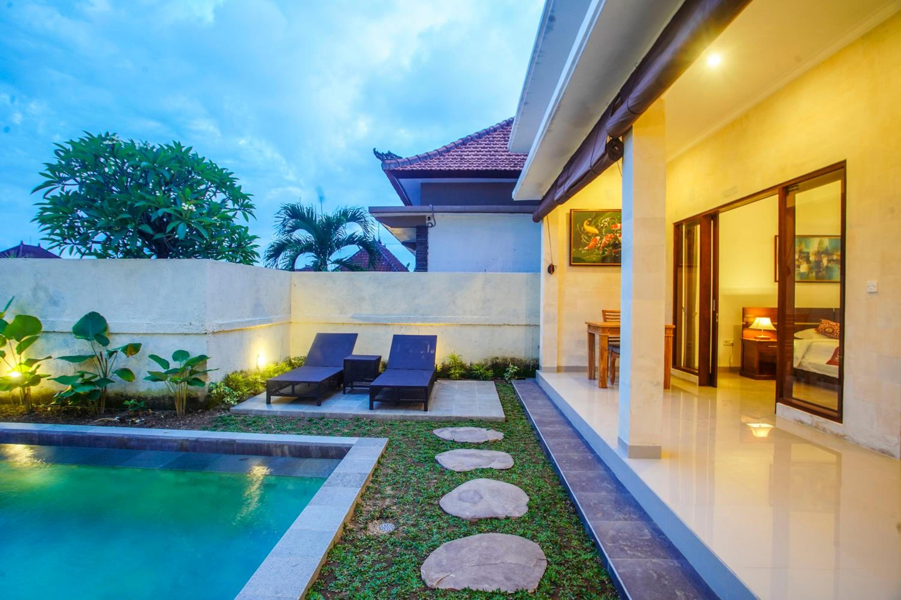Villa with Private Pool - Photo 5