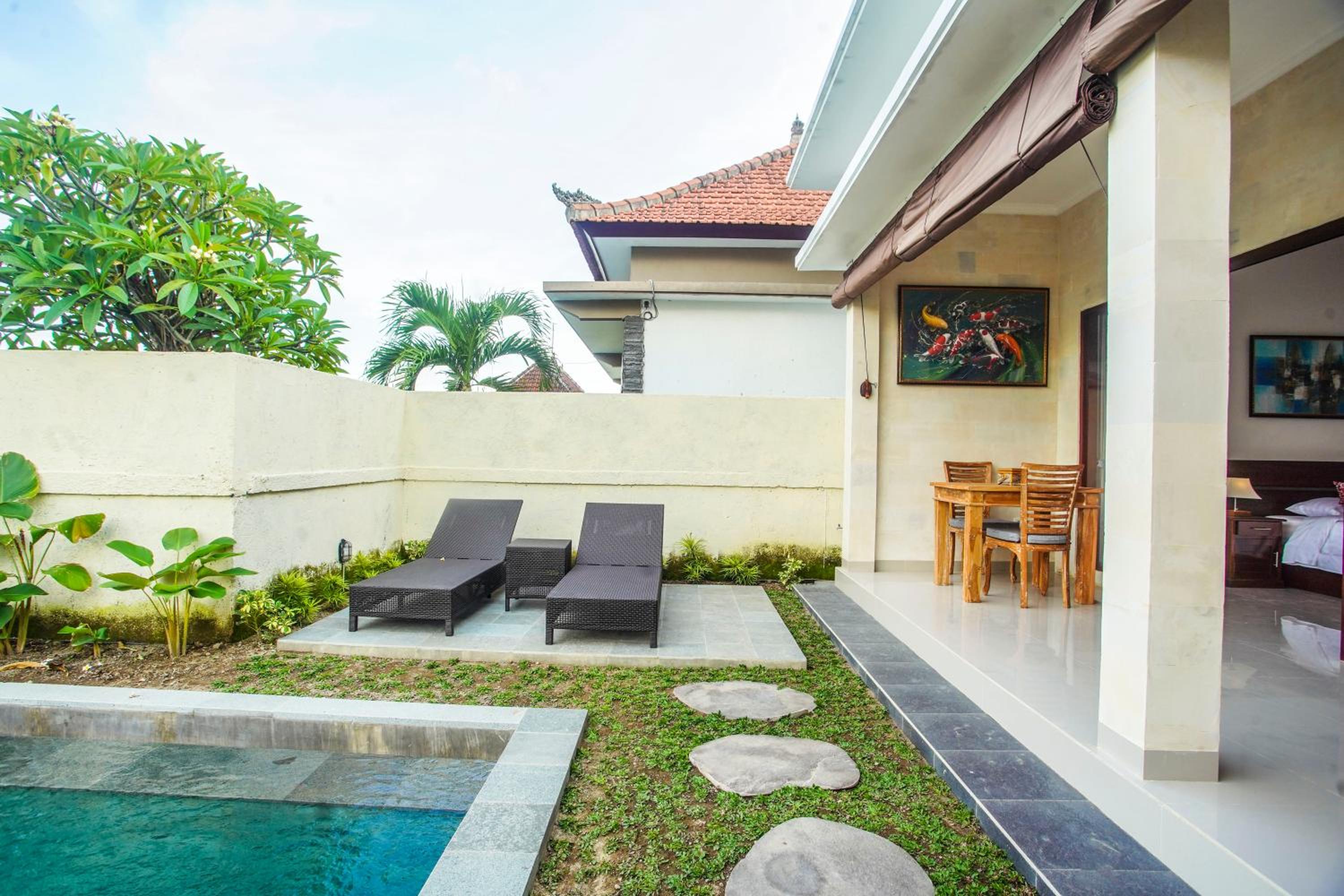 Villa with Private Pool - Photo 13