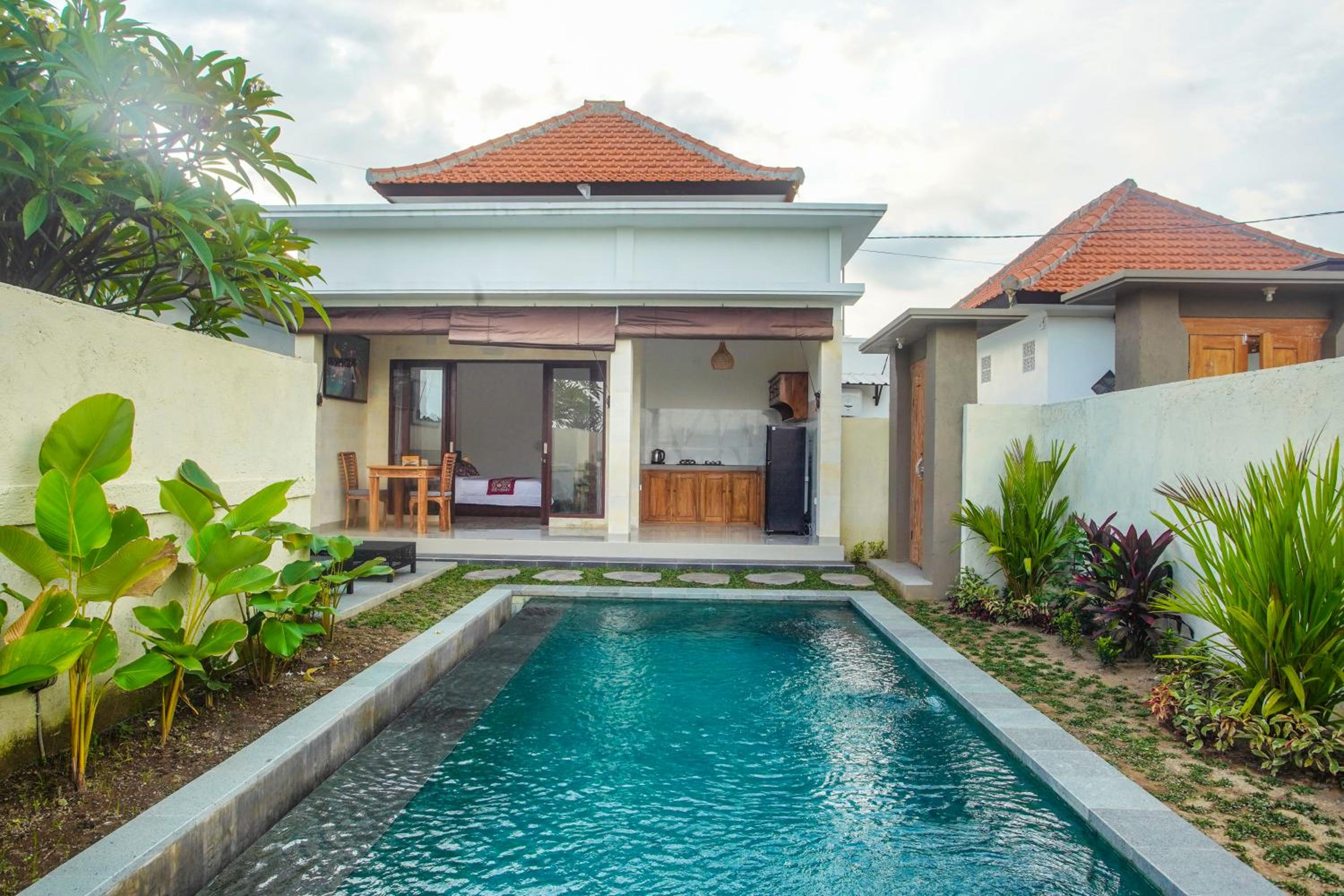 Villa with Private Pool - Photo 17