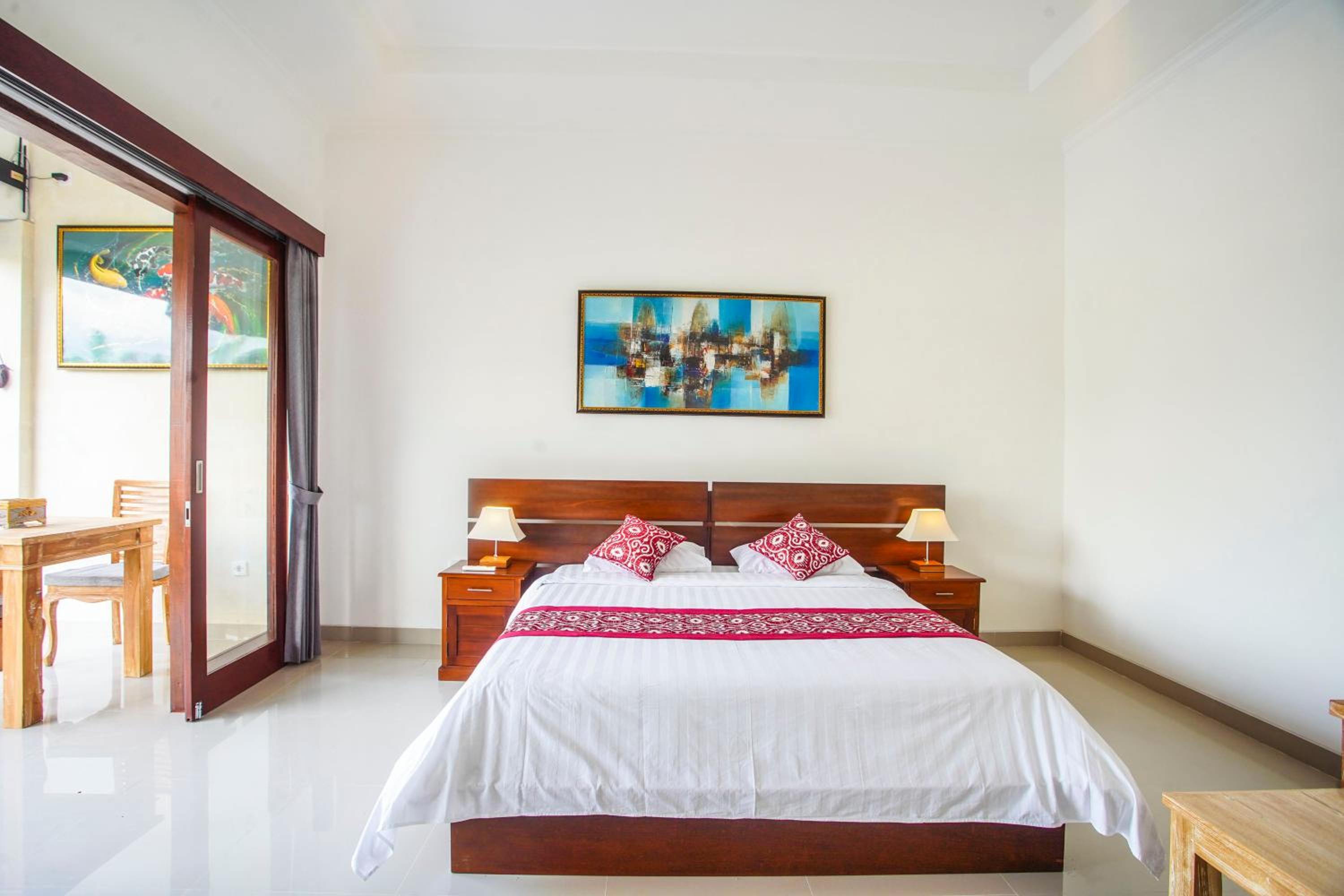 Villa with Private Pool - Photo 25