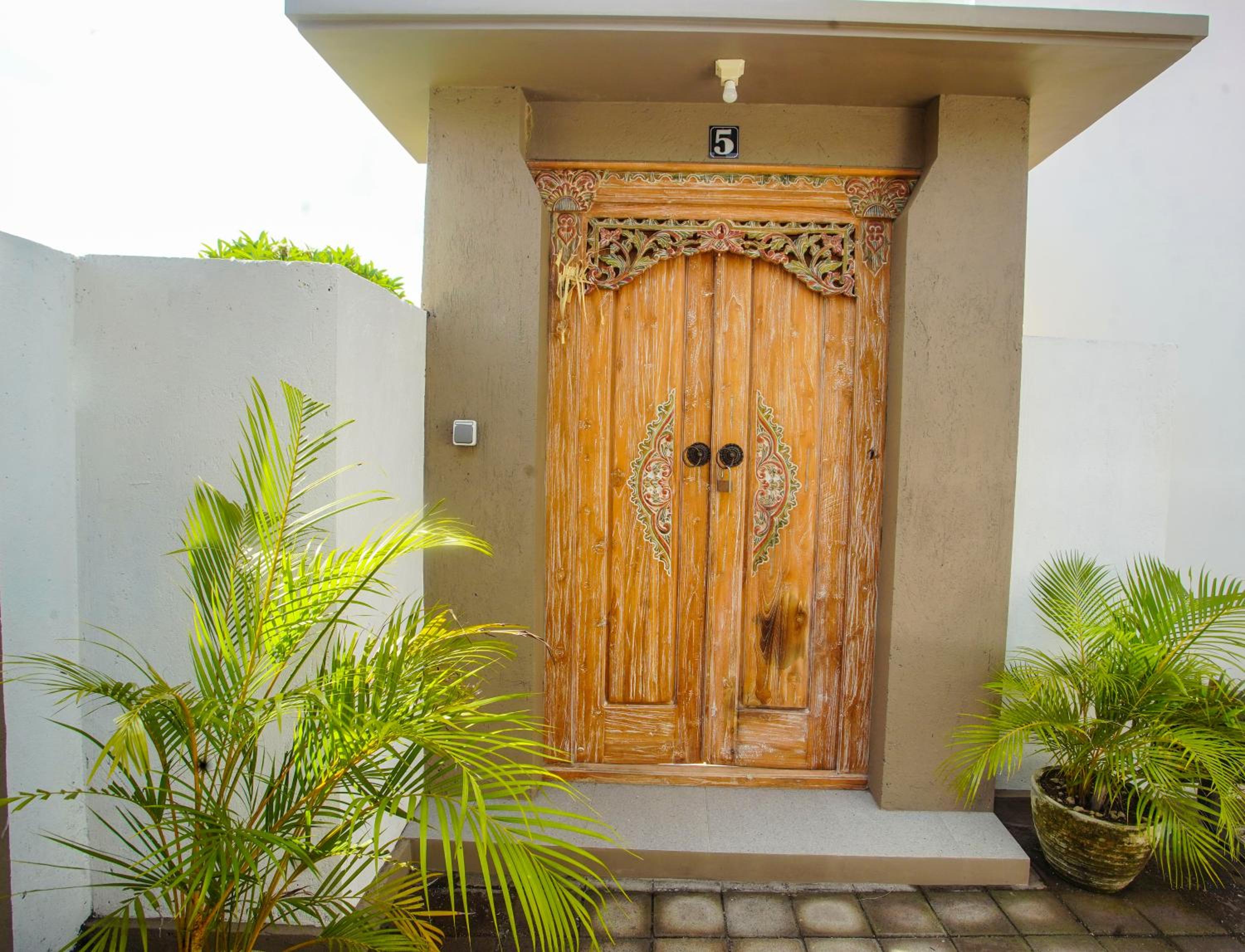 Villa with Private Pool - Photo 29