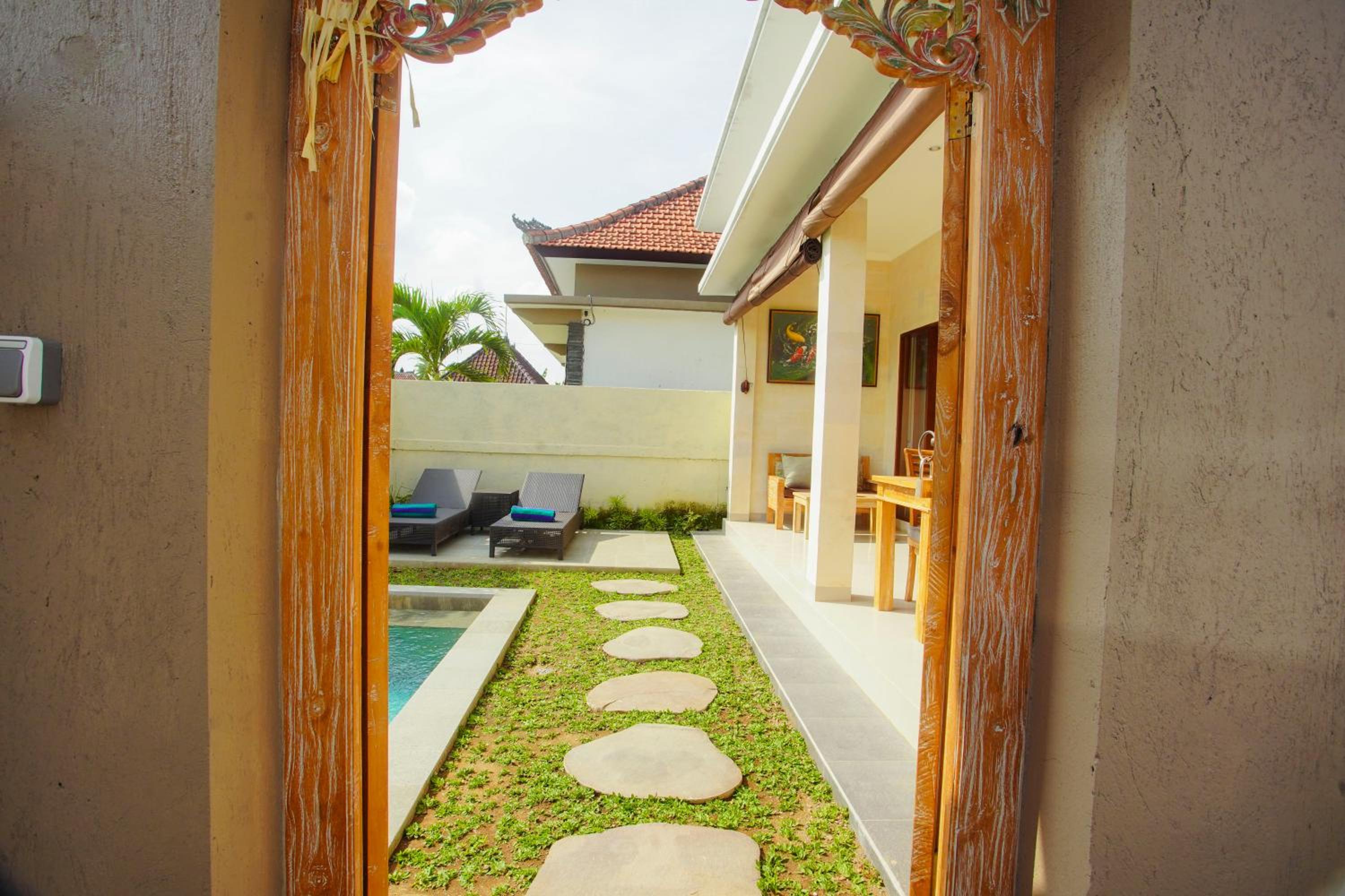 Villa with Private Pool - Photo 30