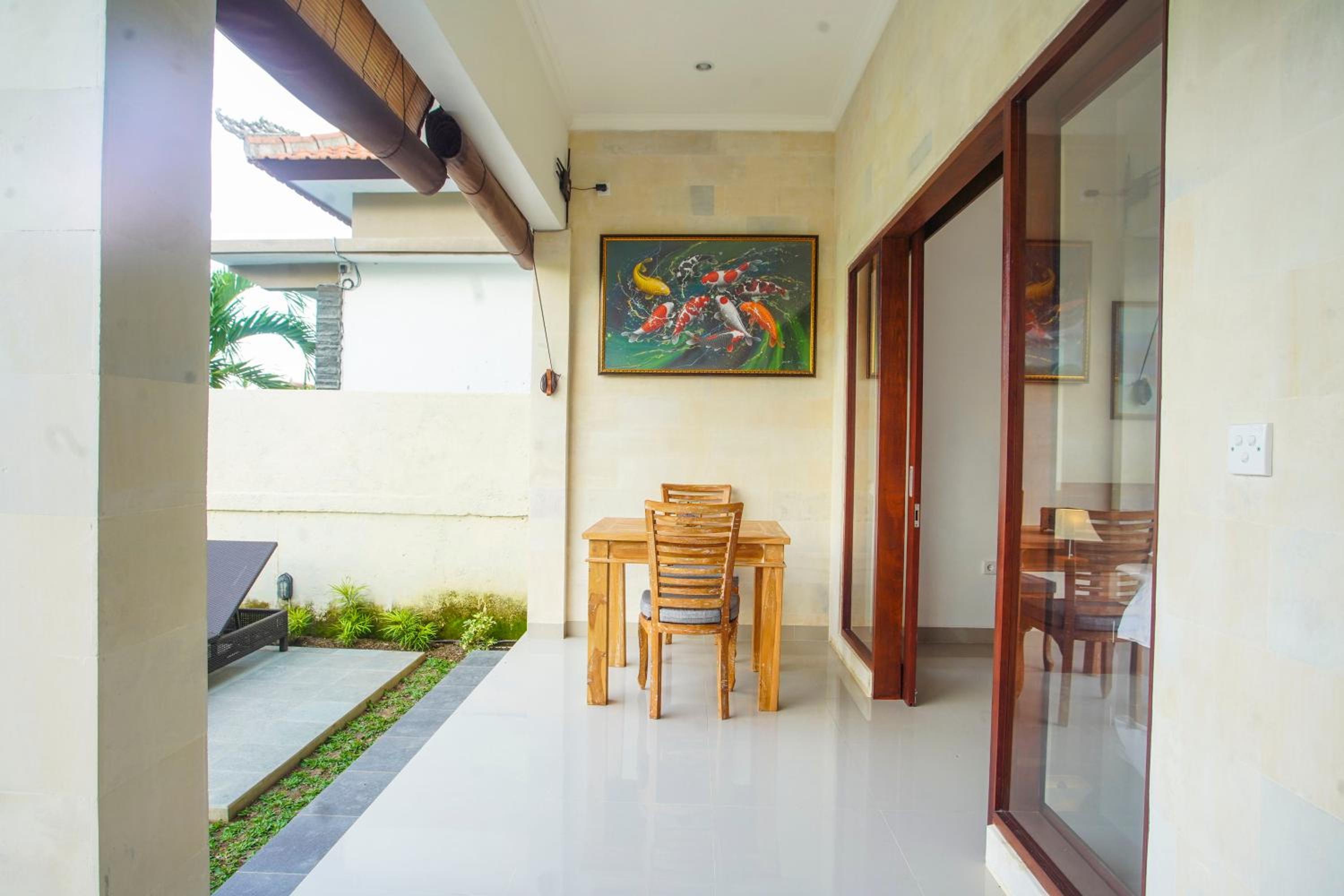 Villa with Private Pool - Photo 1