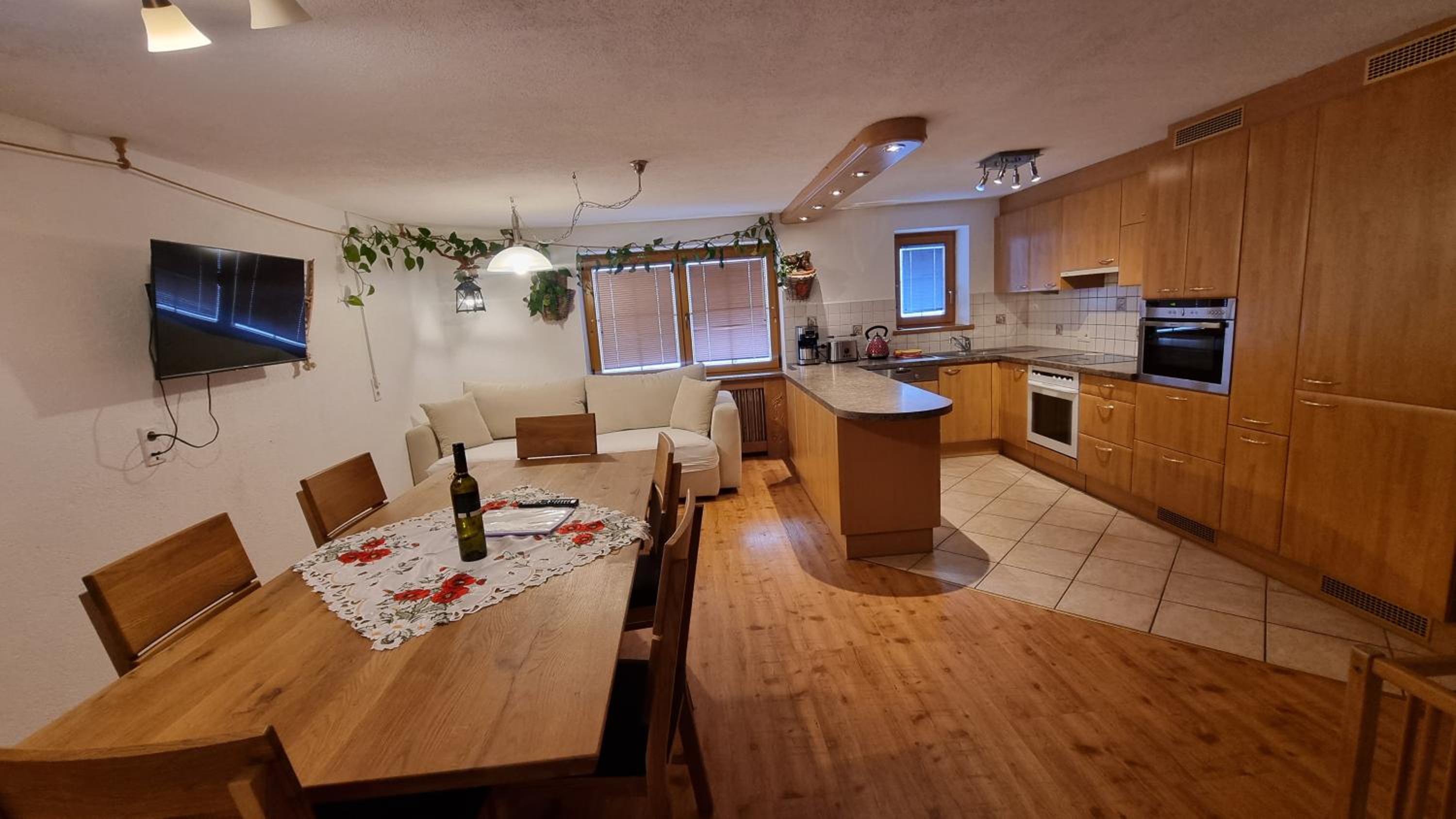 One-Bedroom Apartment with Balcony photo 1