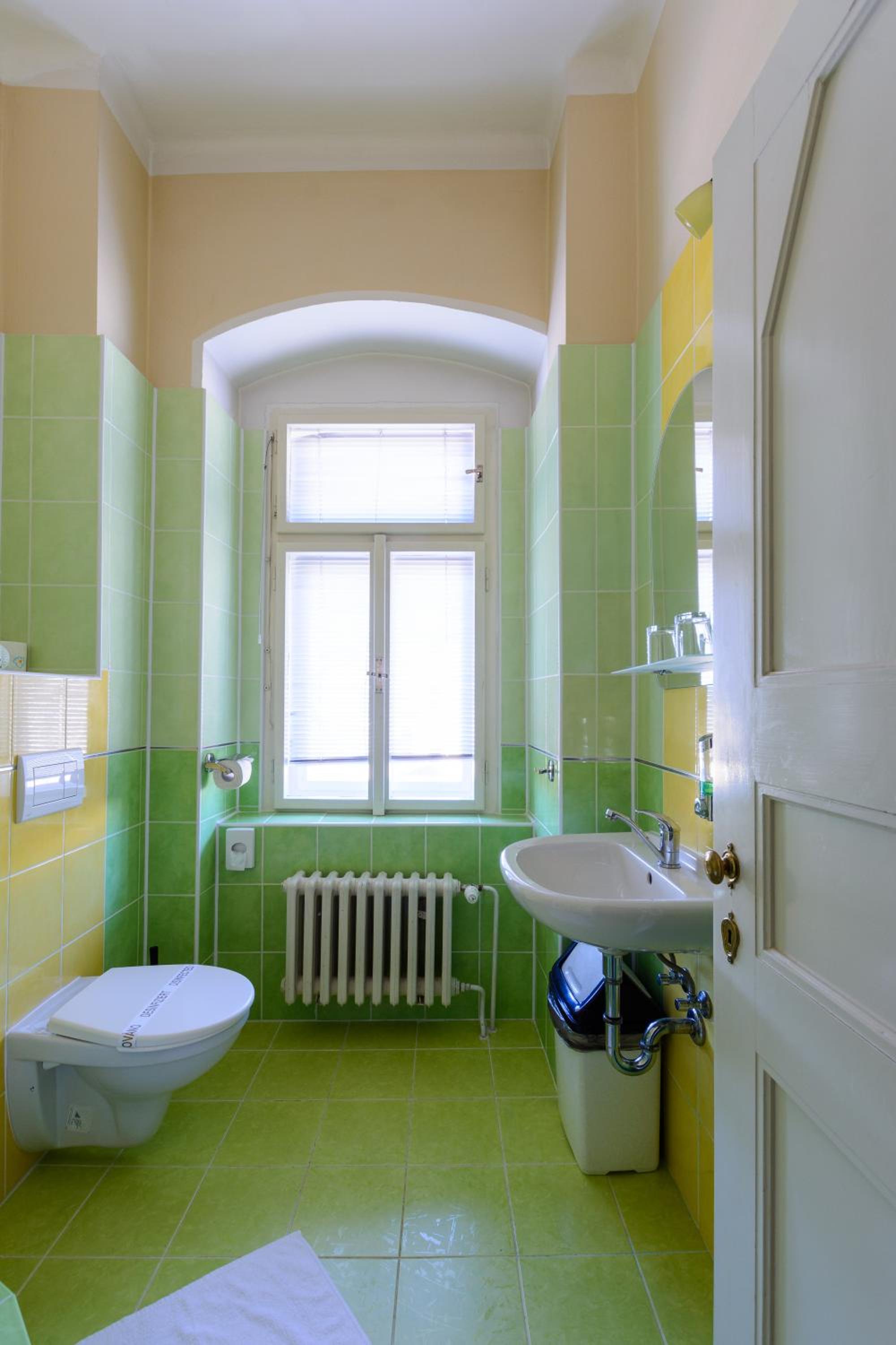 Twin Room - Photo 3
