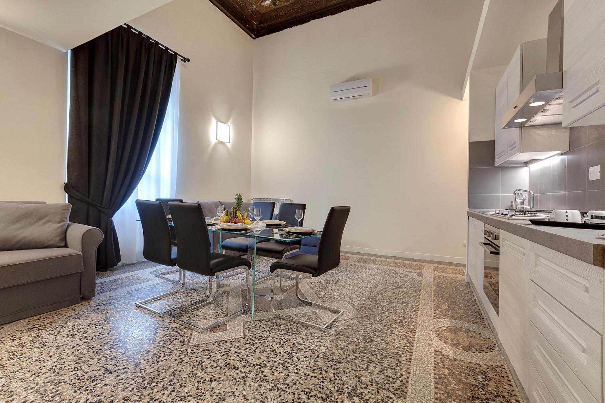 Maisonette photo 2