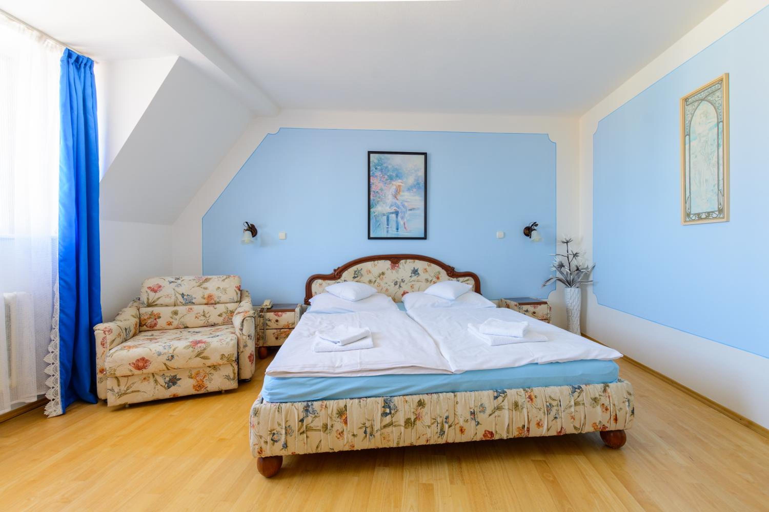 Double Room - Photo 2