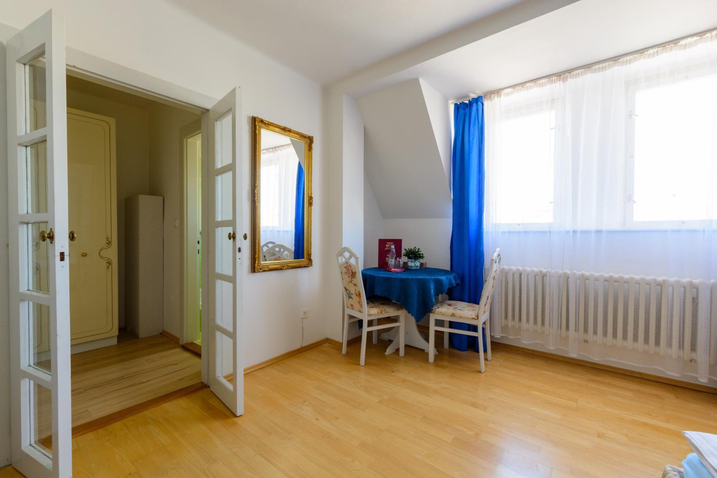 Double Room - Photo 3