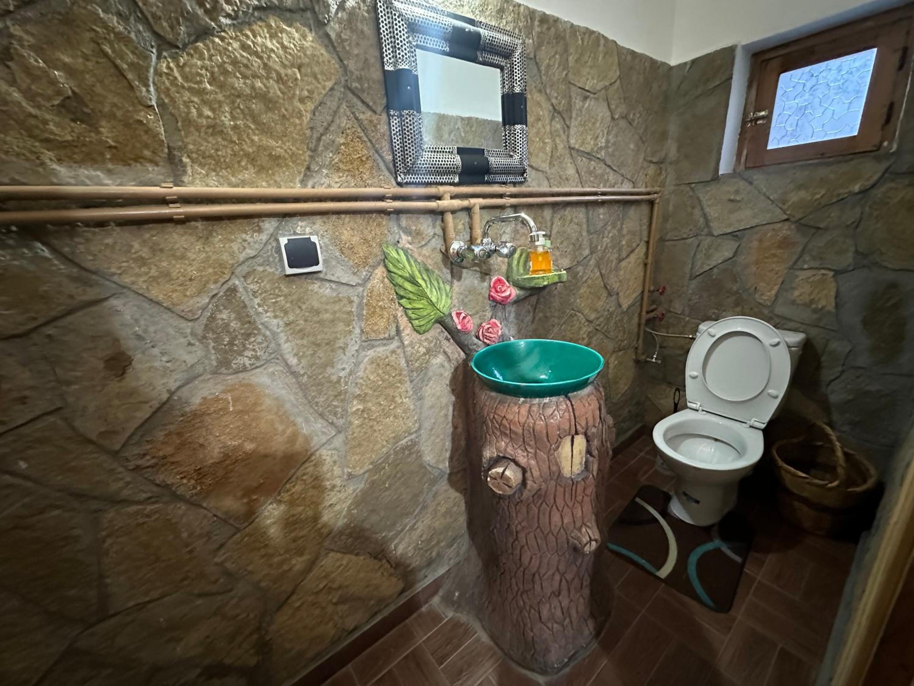 Family Room with Bathroom - Photo 2