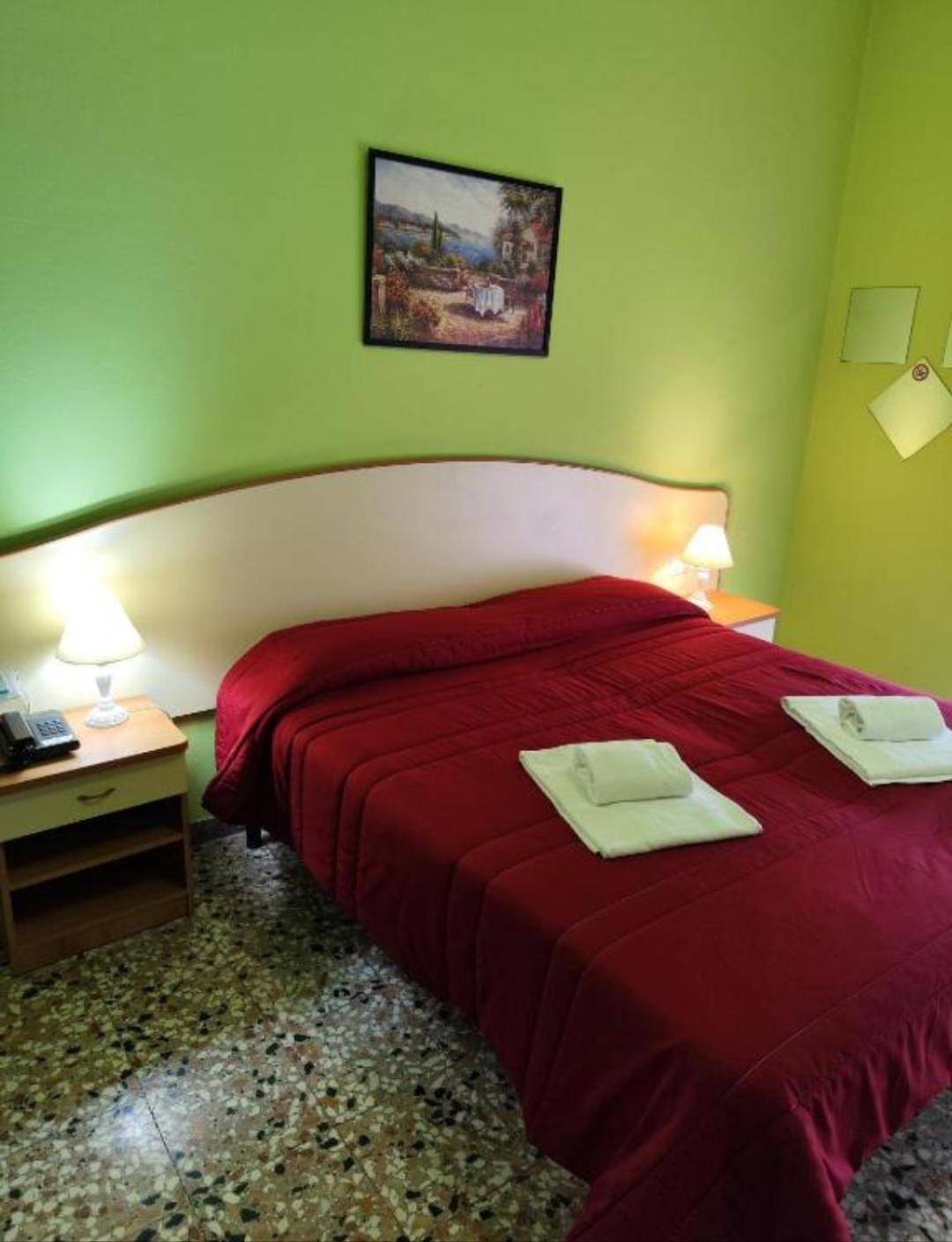 Double or Twin Room - Photo 3