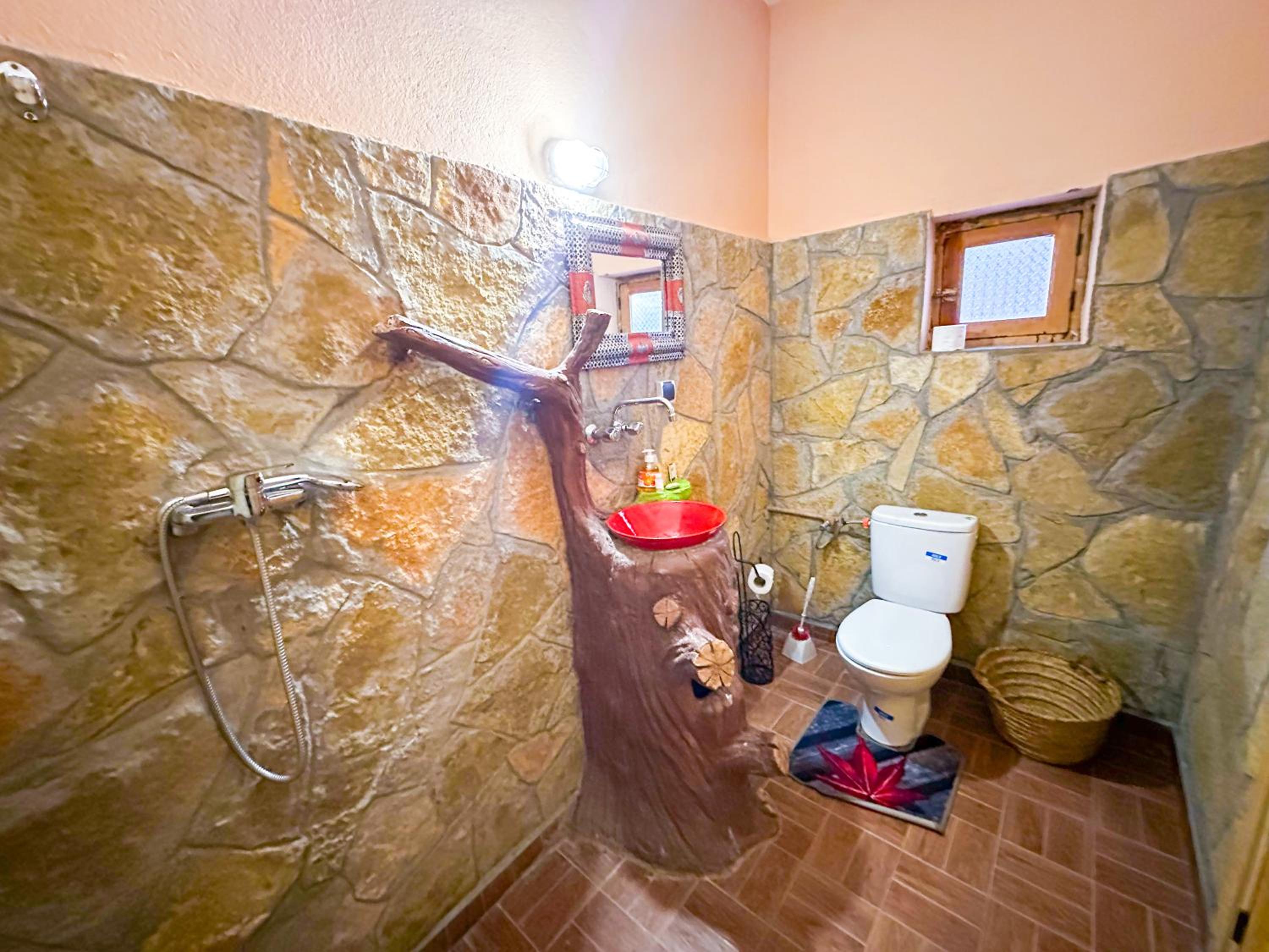 Triple Room with Private Bathroom - Photo 2