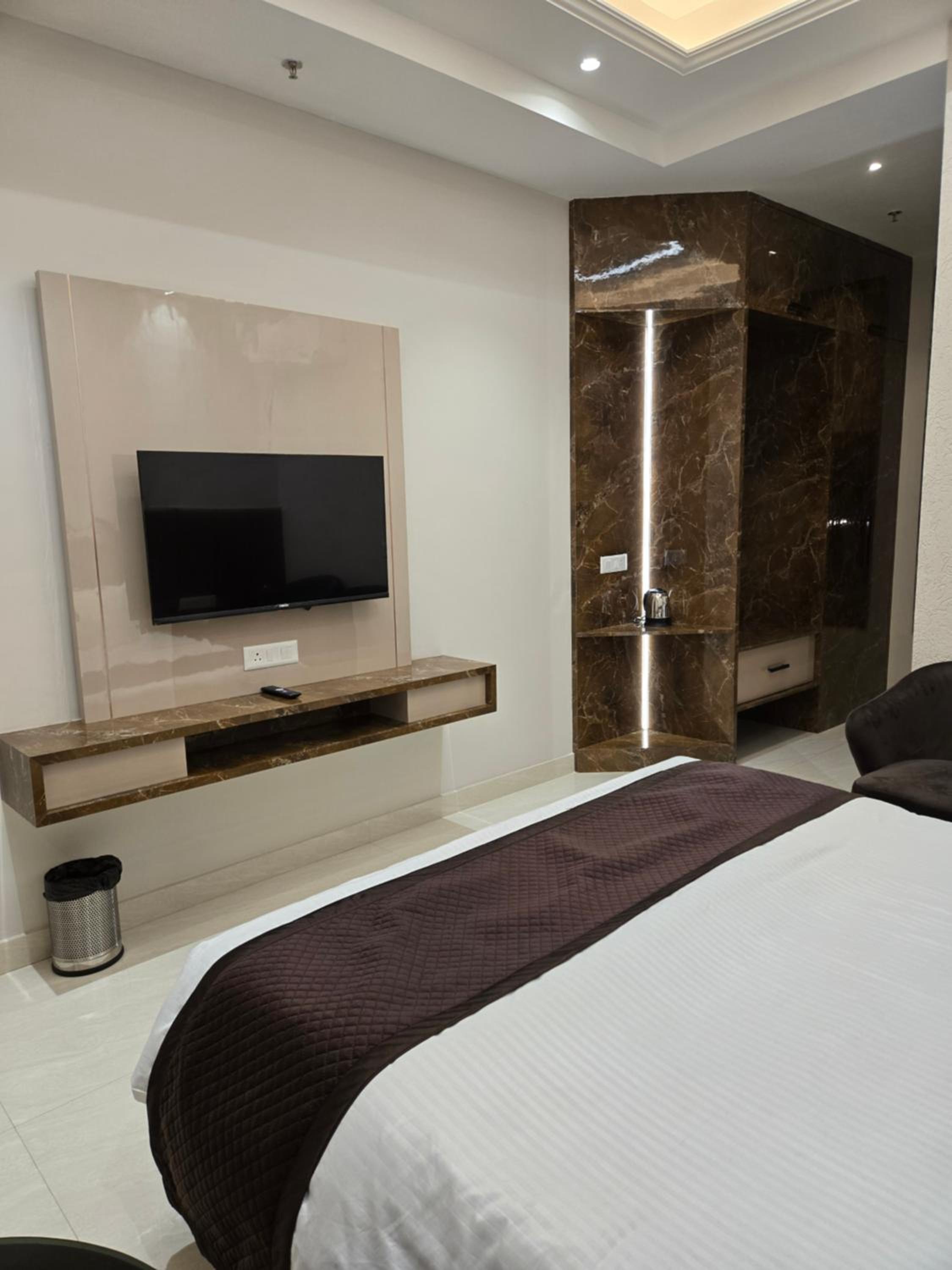Double Room with Private Bathroom - Photo 3