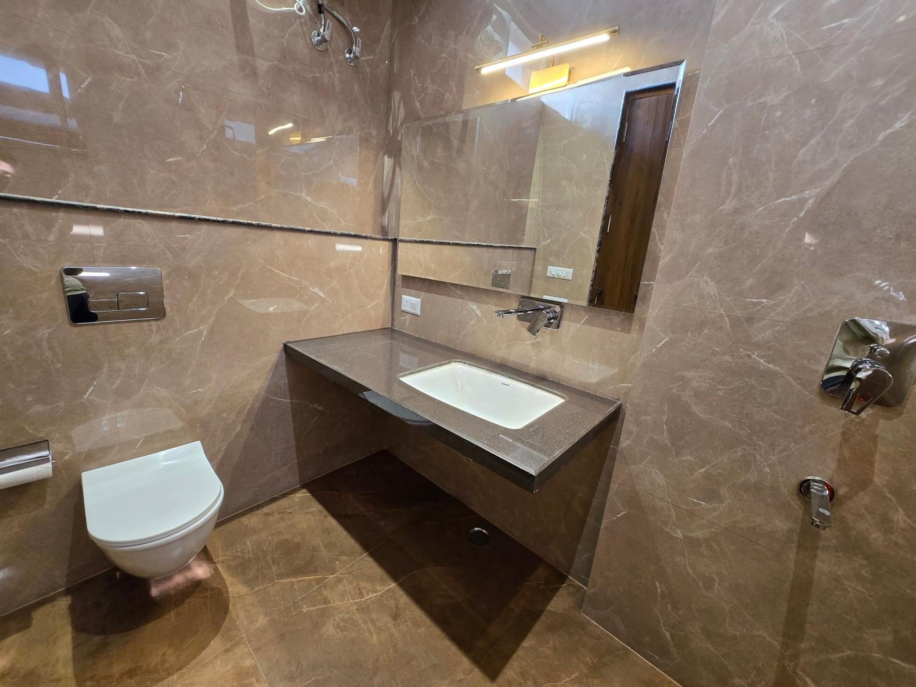 Double Room with Private Bathroom - Photo 5