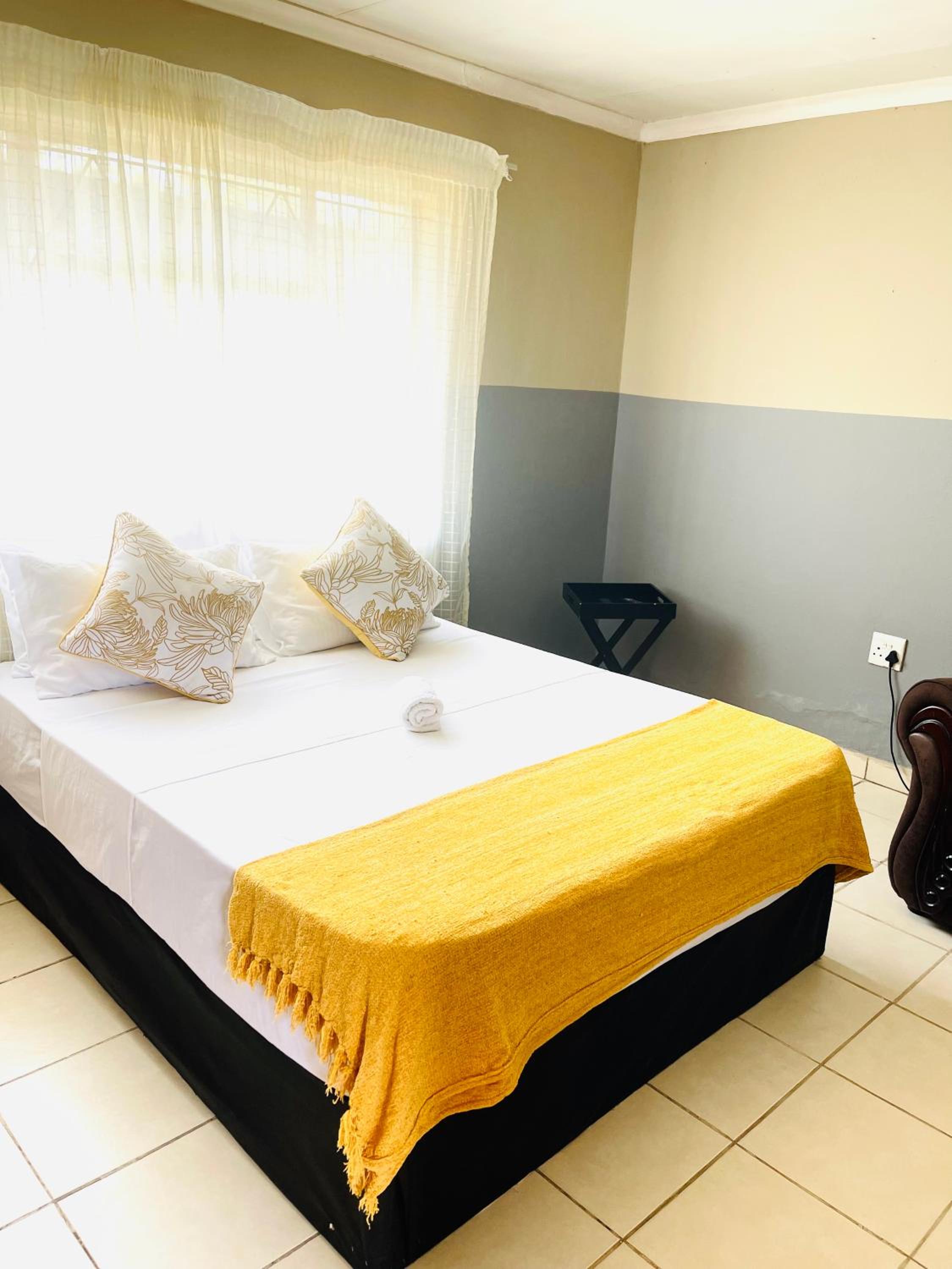 Standard Double Room with Shared Bathroom photo 1