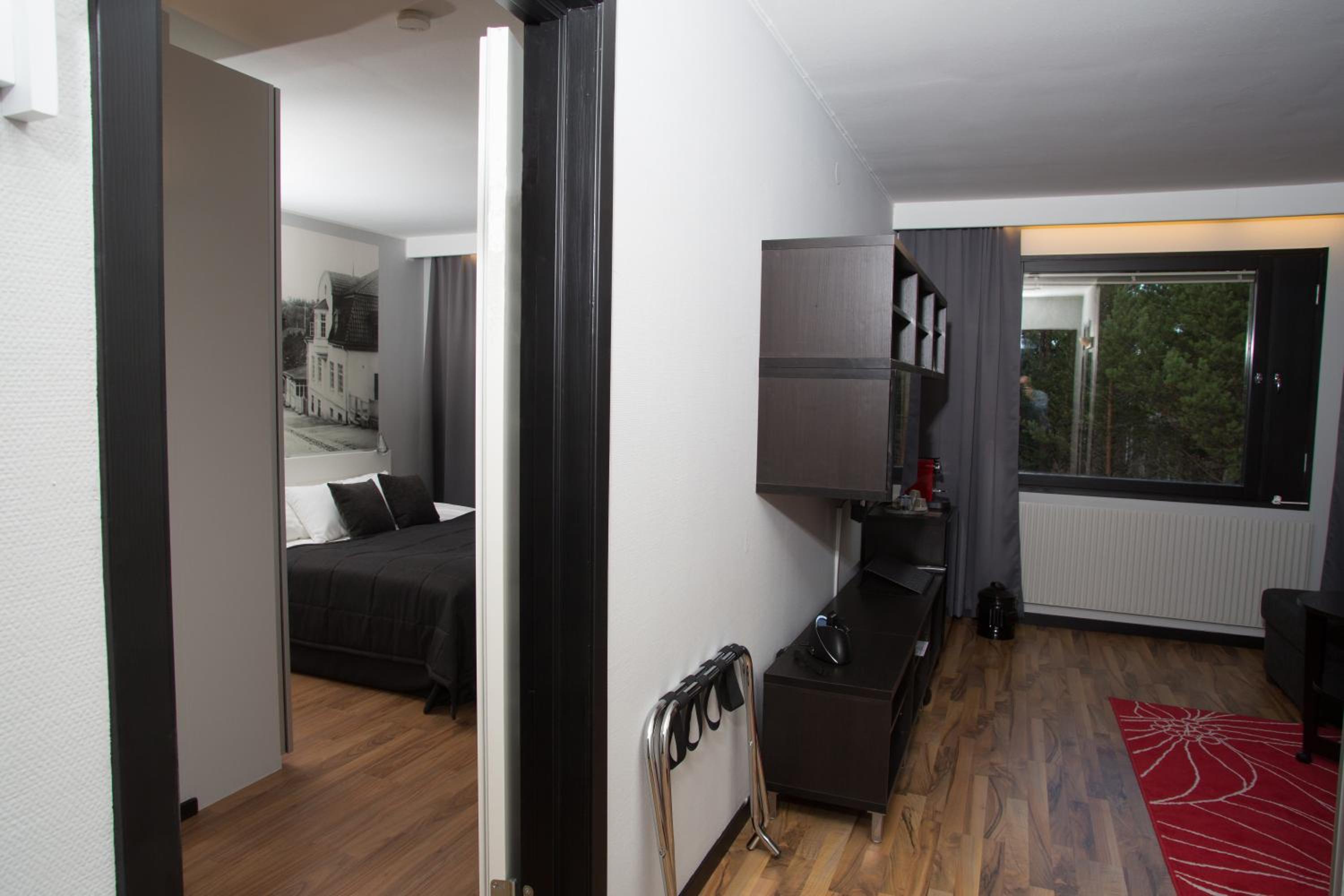 King Suite with Sofa Bed - Photo 8