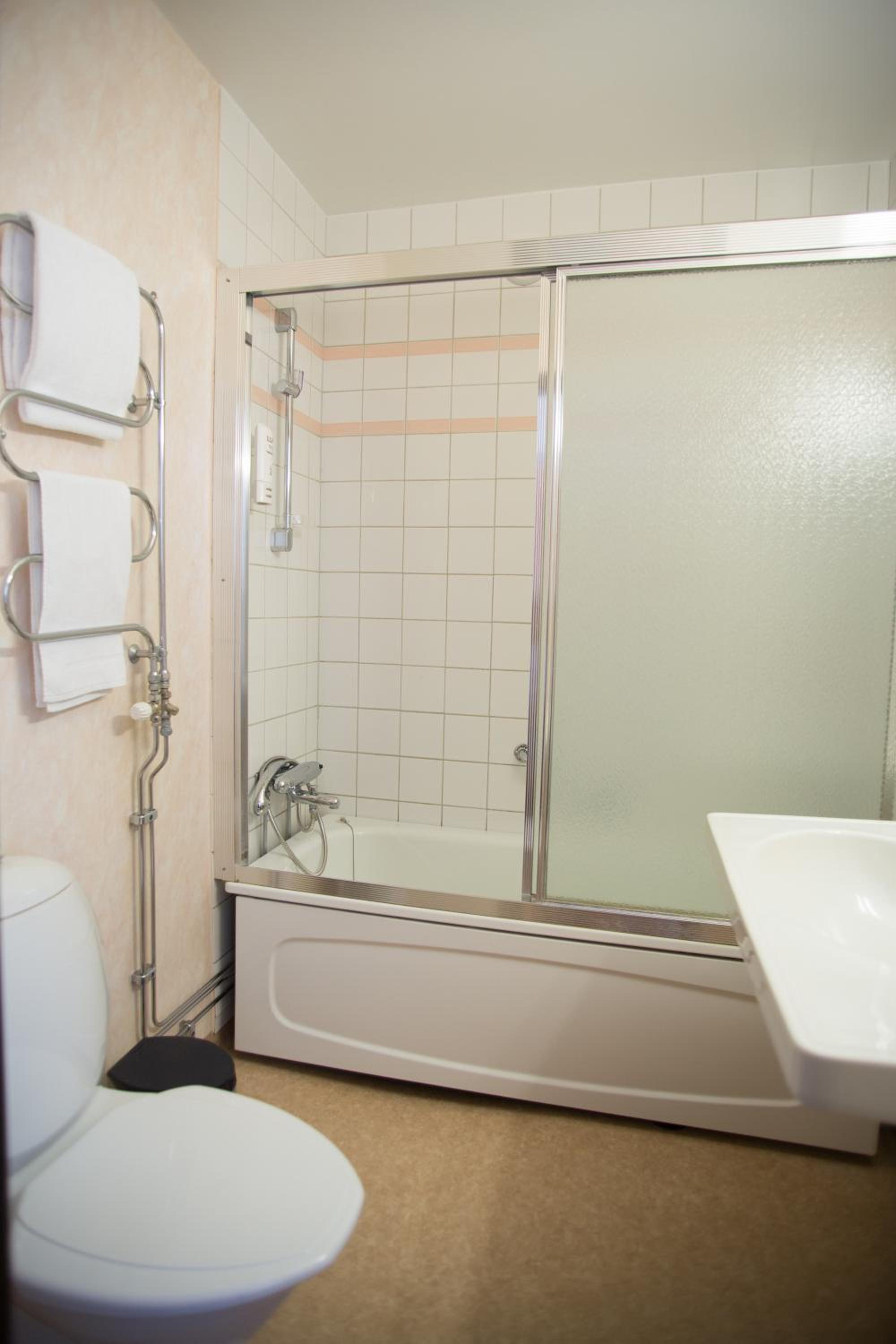 Standard Single Room - Photo 7