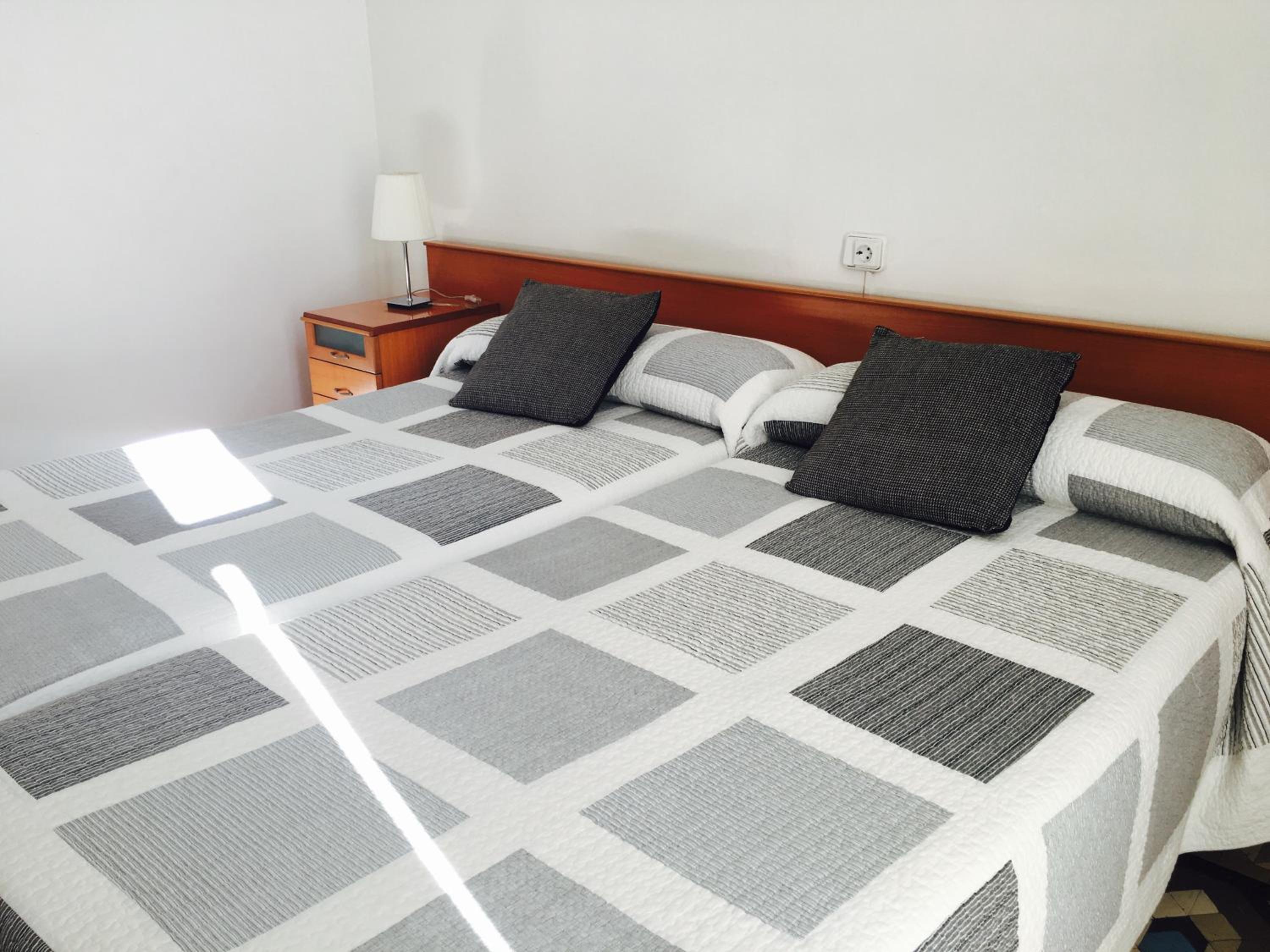 Double or Twin Room with Balcony and with Private Bathroom photo 2