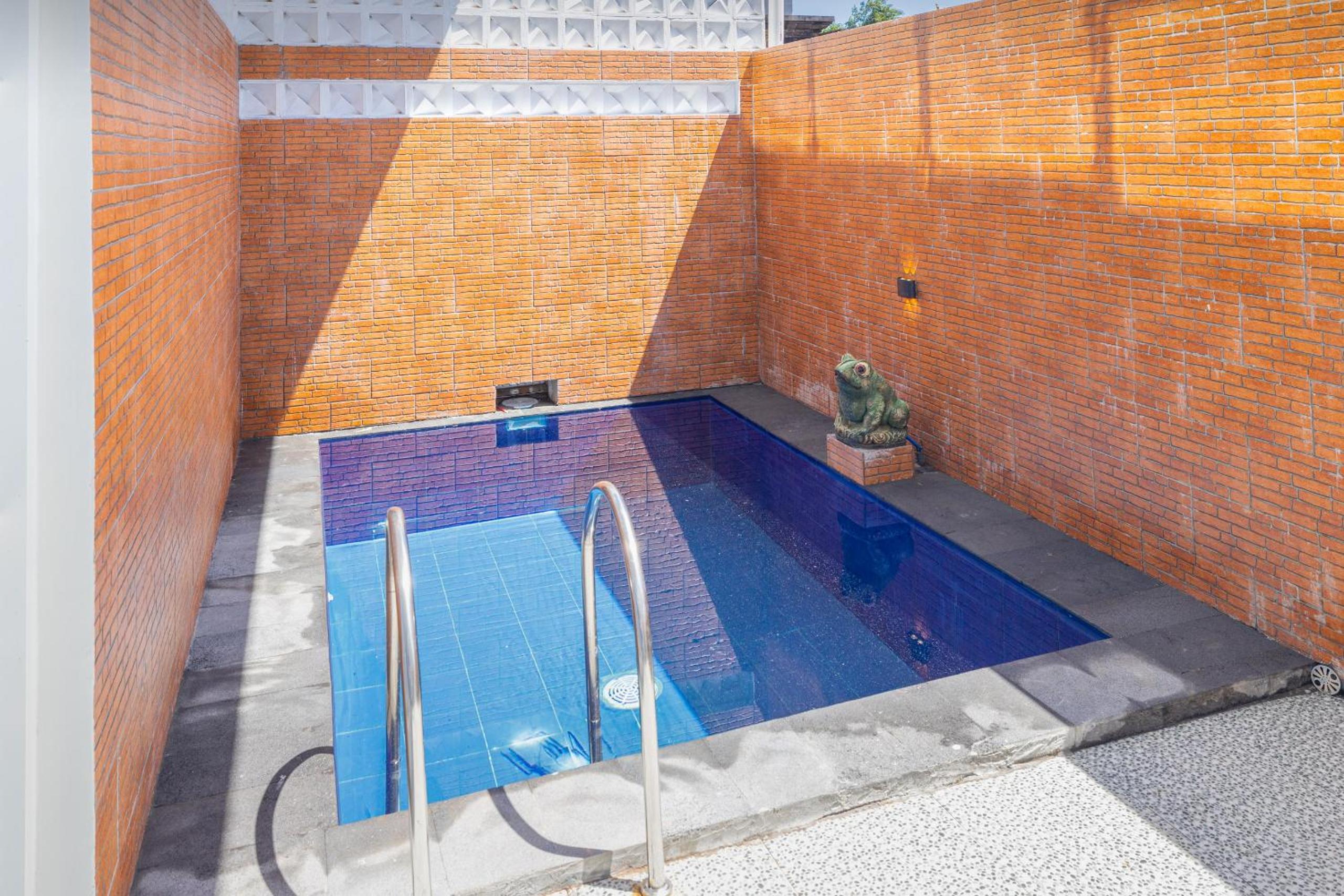 Two-Bedroom Villa - Photo 11