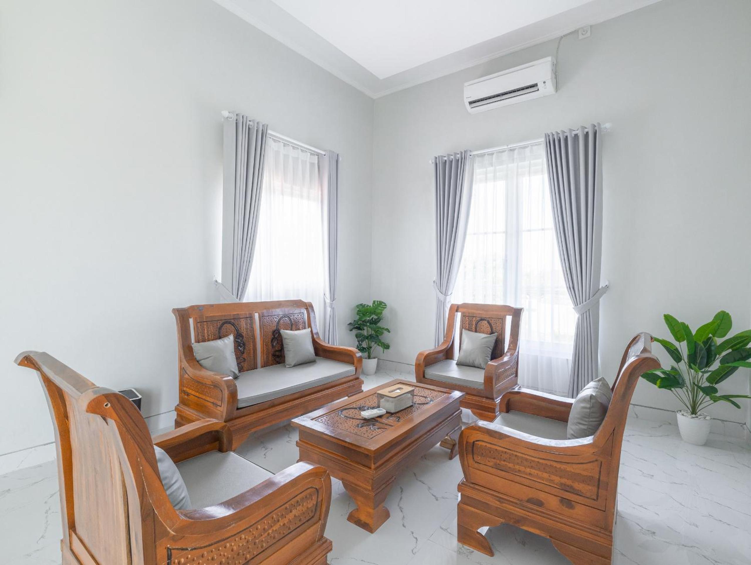 Two-Bedroom Villa - Photo 8