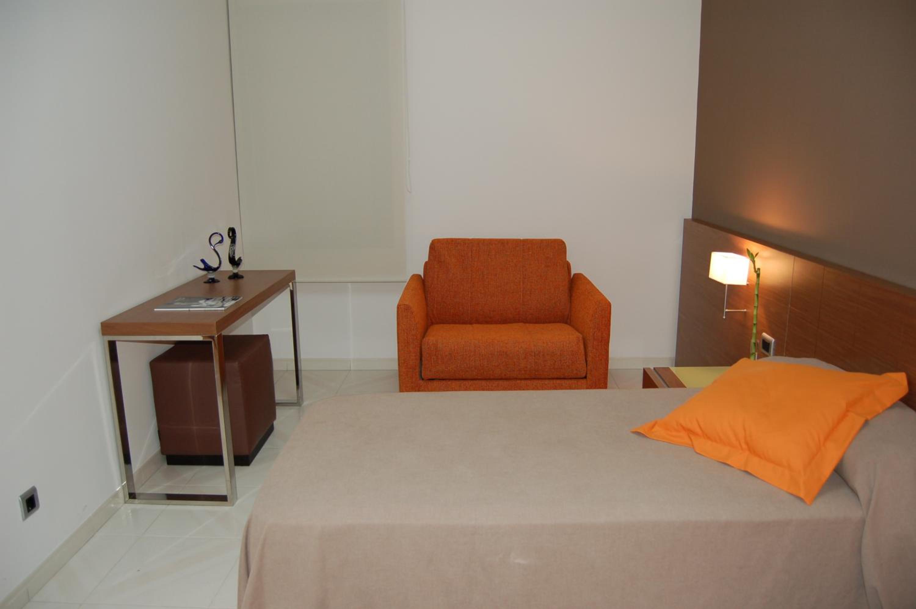 Single Room photo 2
