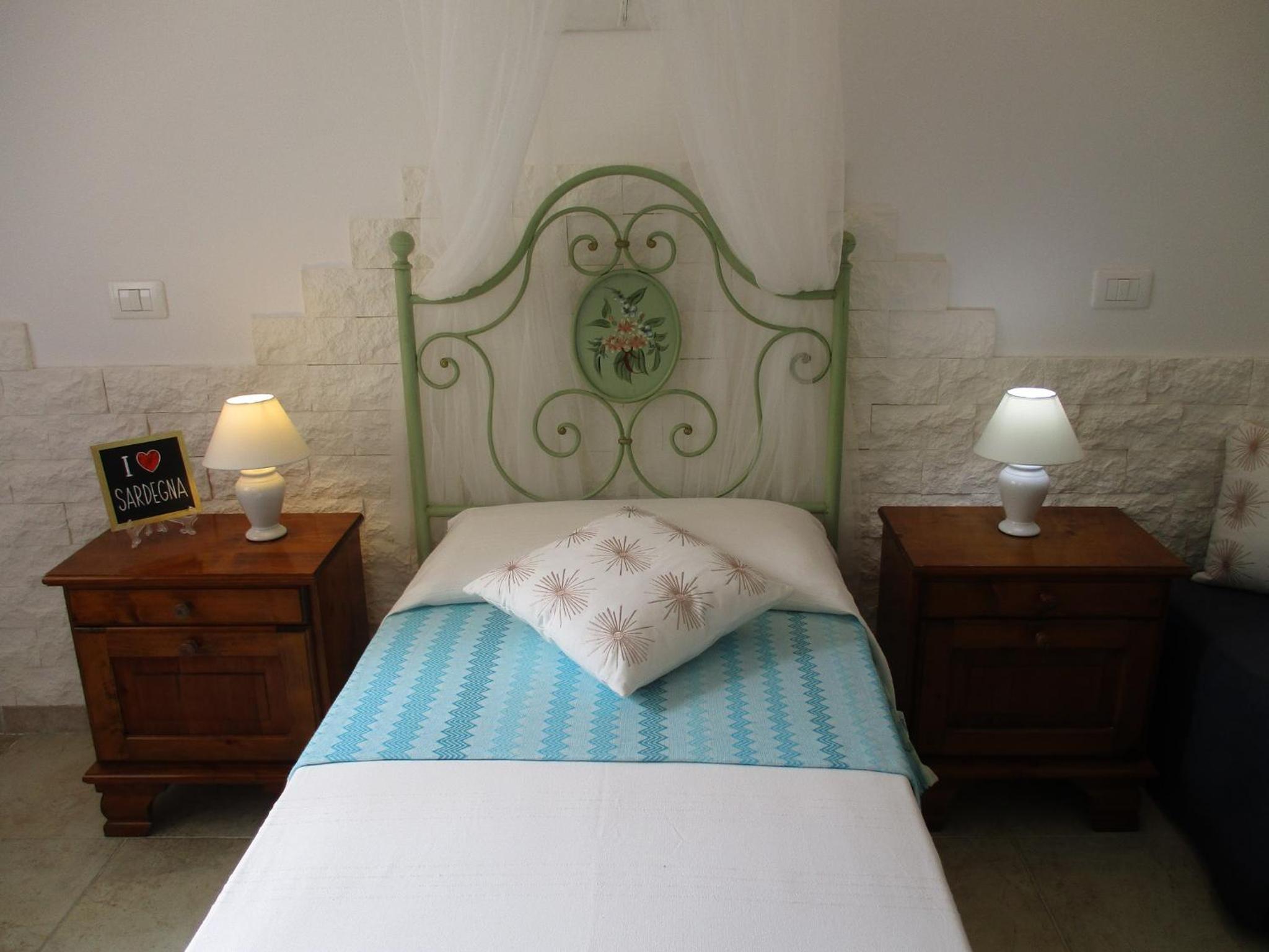 Single Room with Private External Bathroom