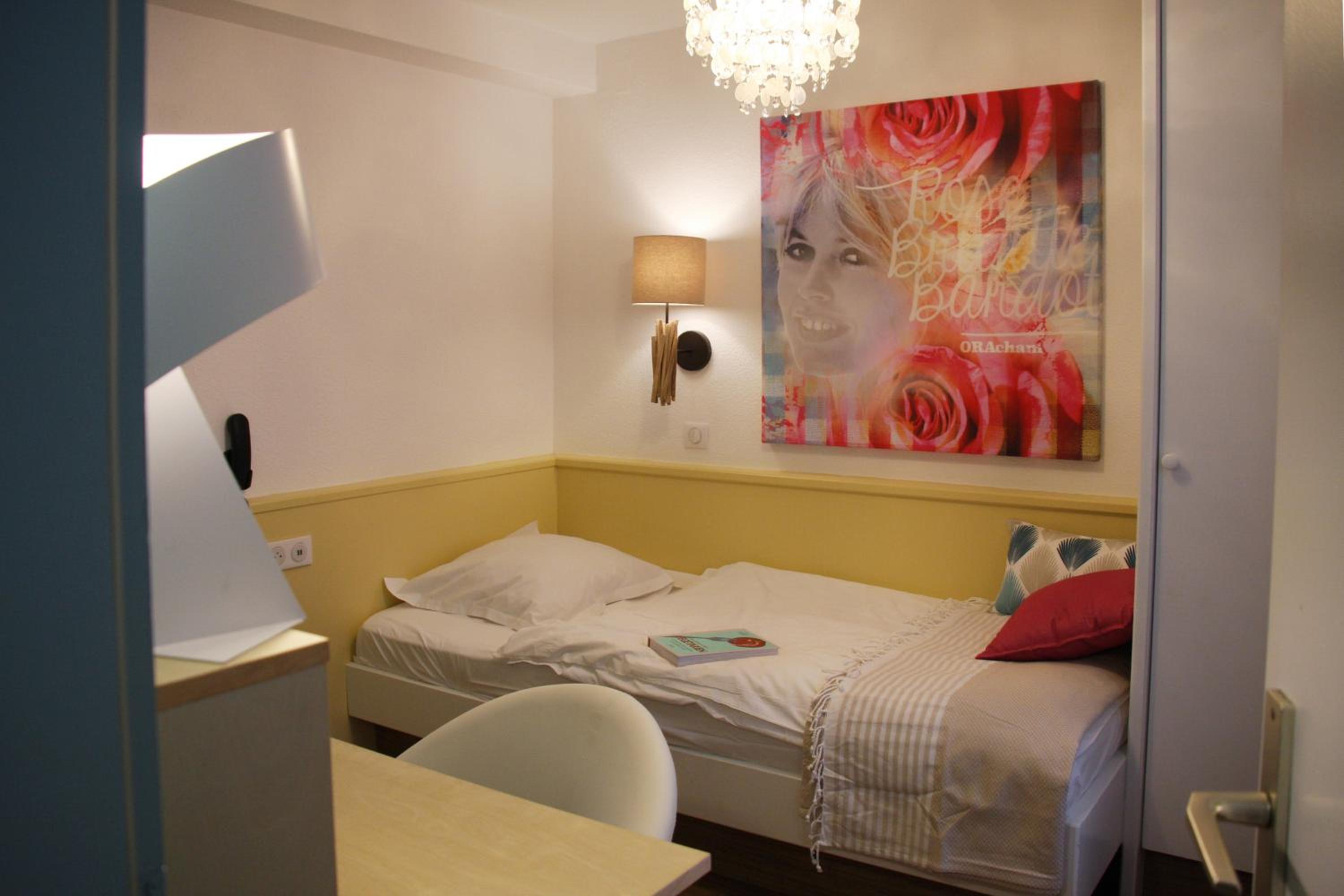 Single Room photo 3