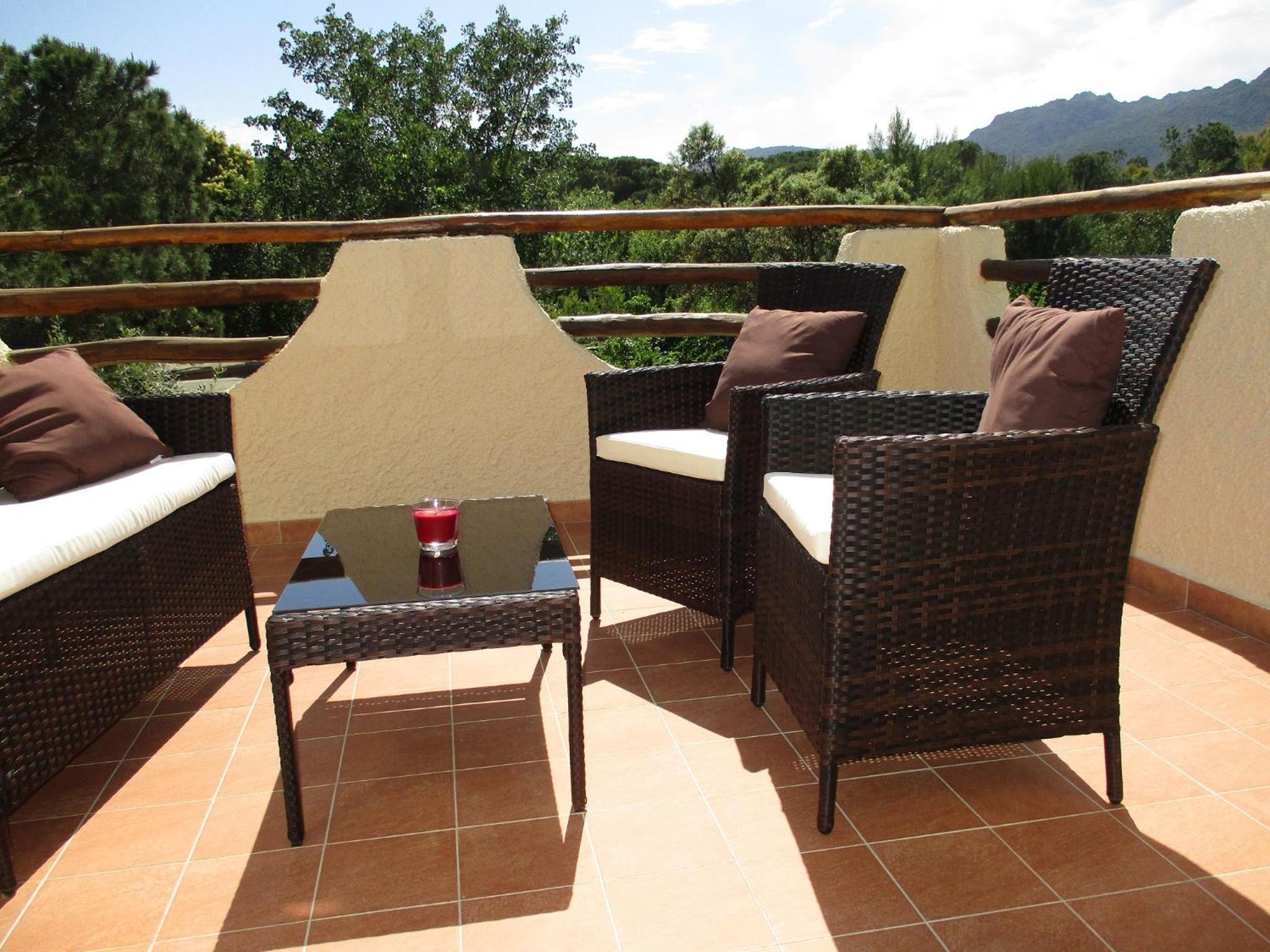 Deluxe Single Room with Balcony photo 2