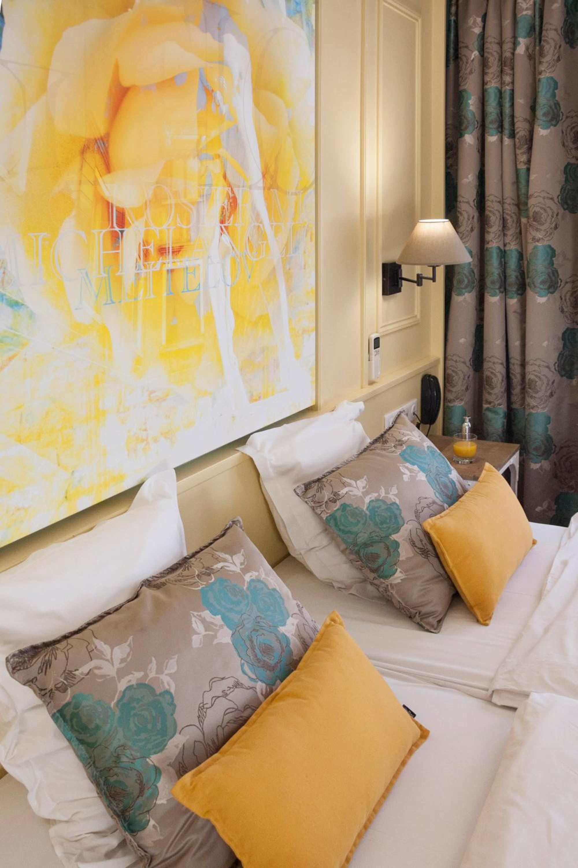 Twin Room - Photo 23