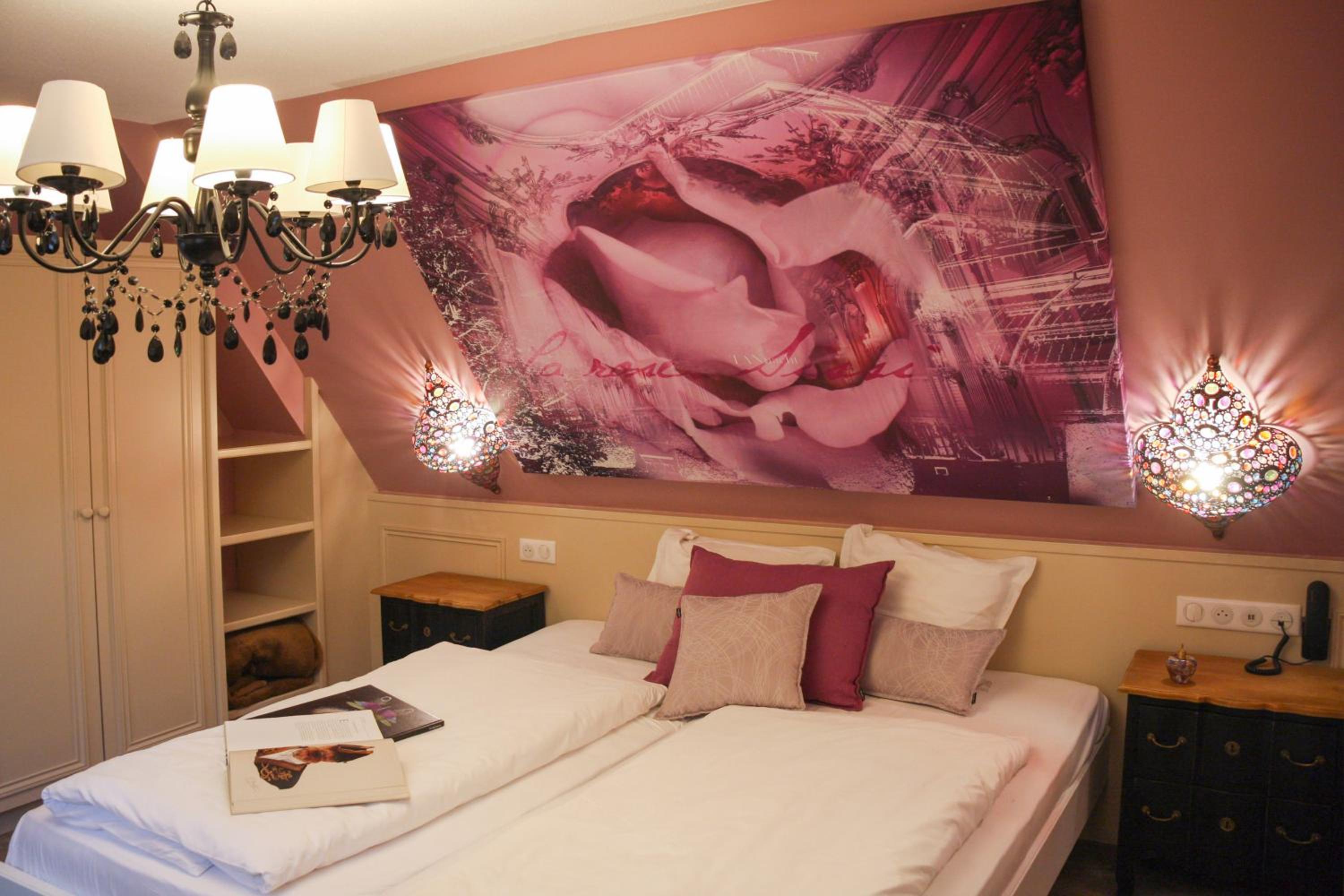 Twin Room - Photo 8