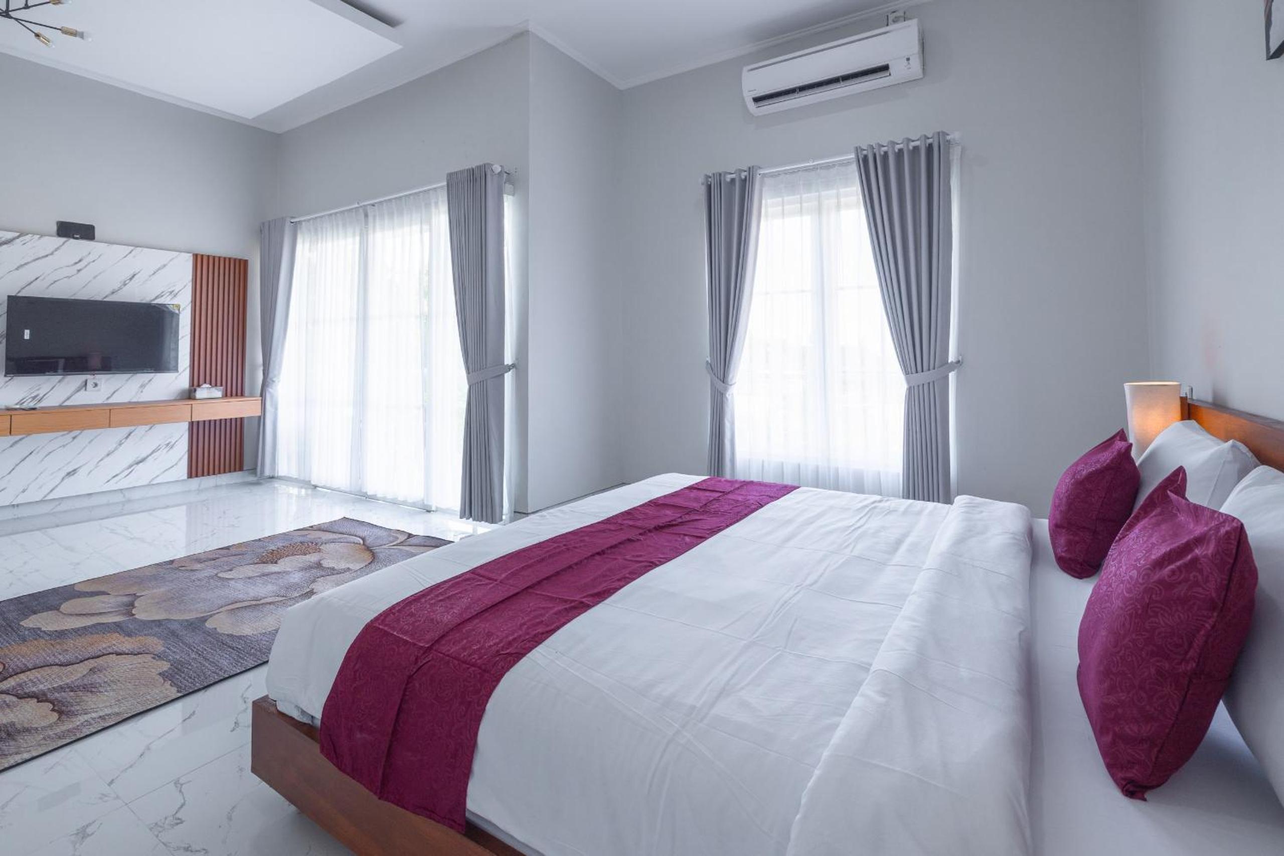 Two-Bedroom Villa - Photo 7
