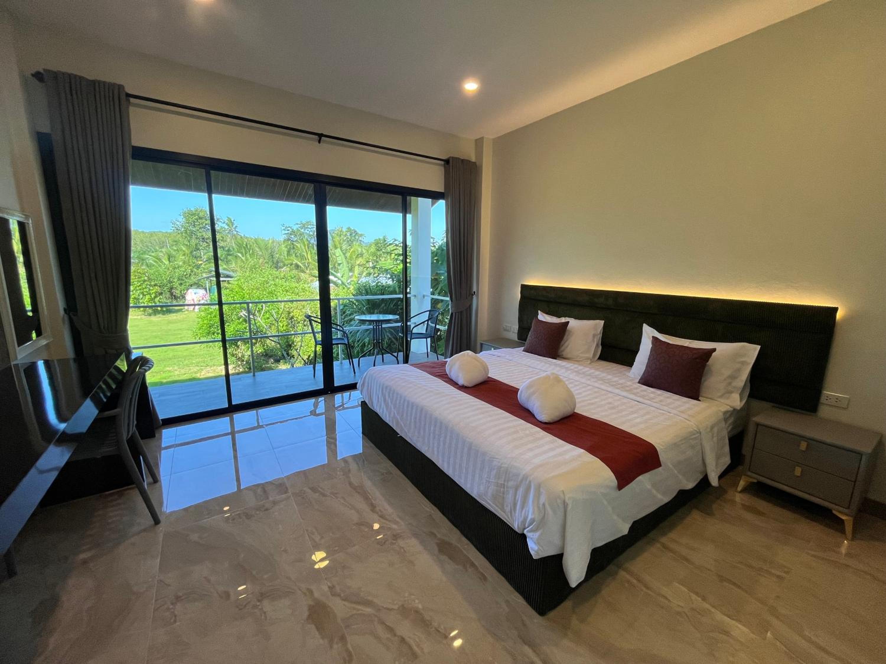Double Room with Garden View - Photo 12