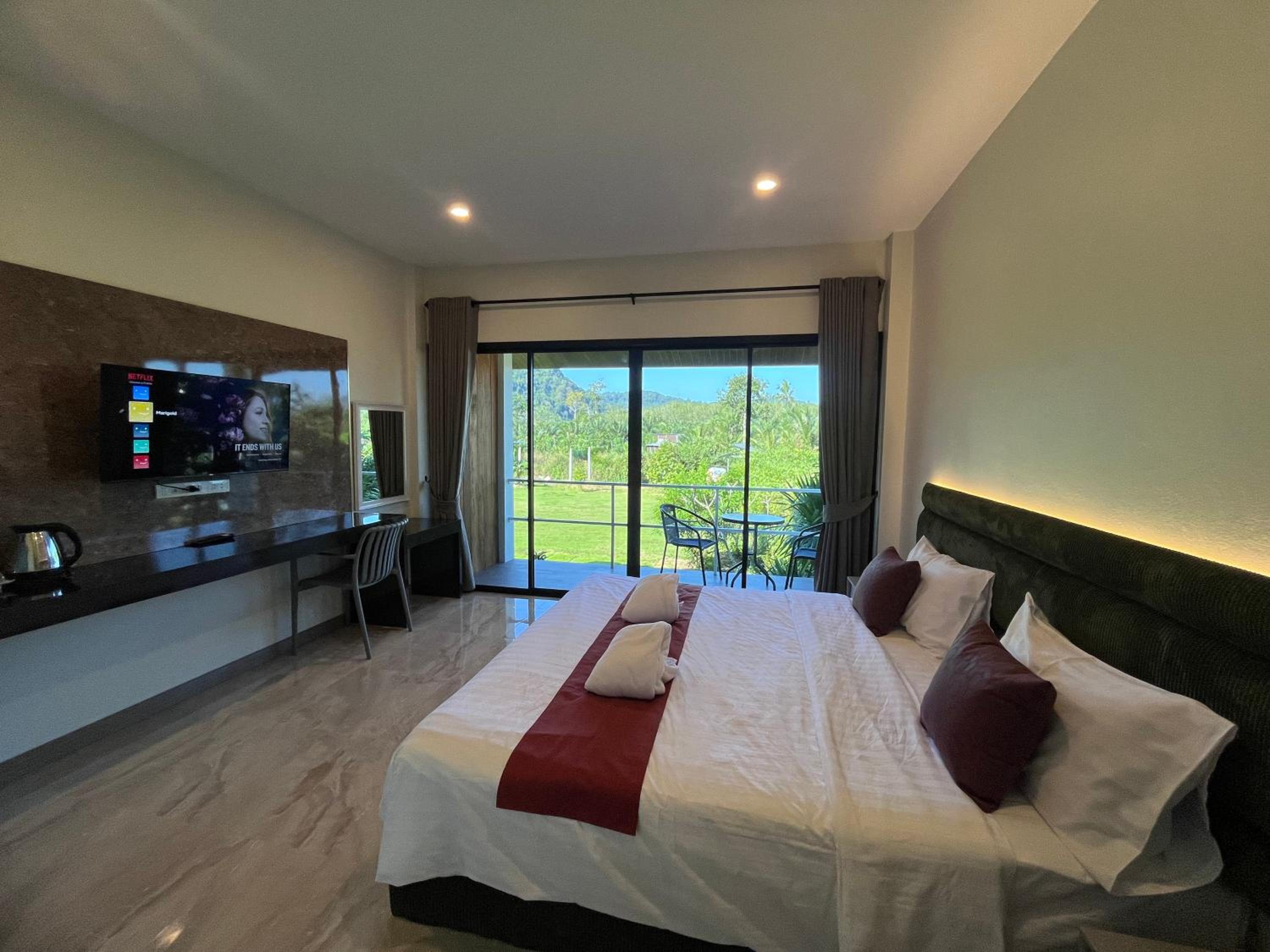 Double Room with Garden View - Photo 19