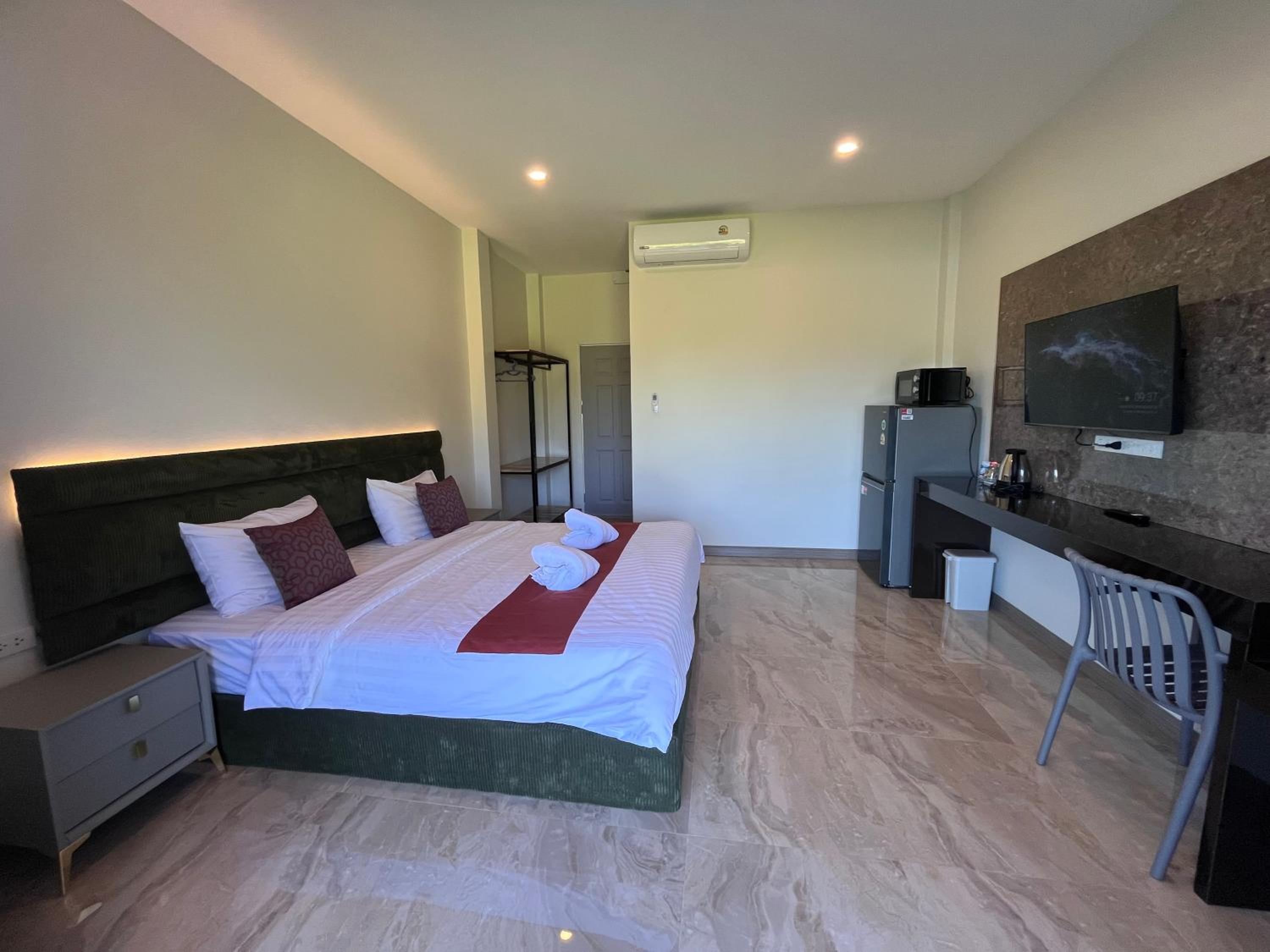 Double Room with Garden View - Photo 17