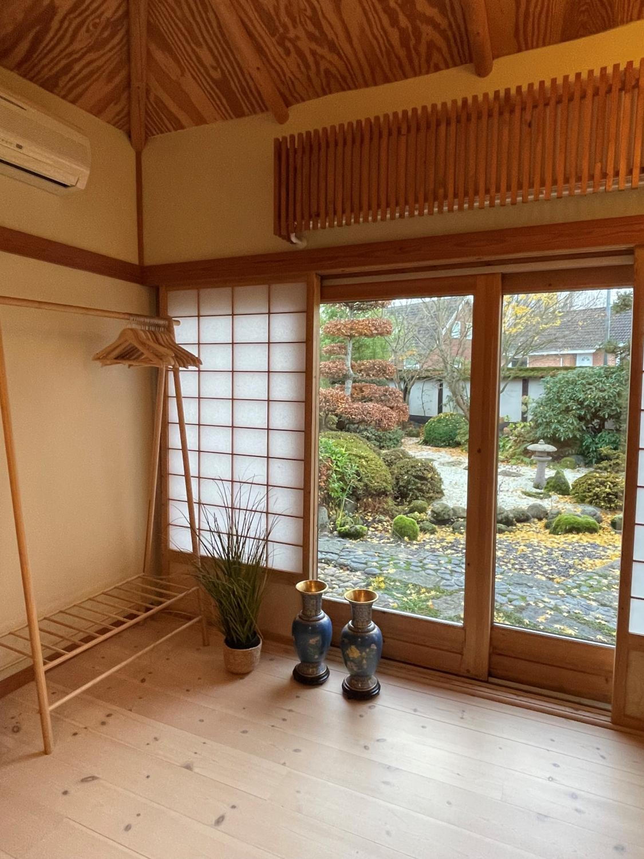 Studio Apartment with One Double Bed