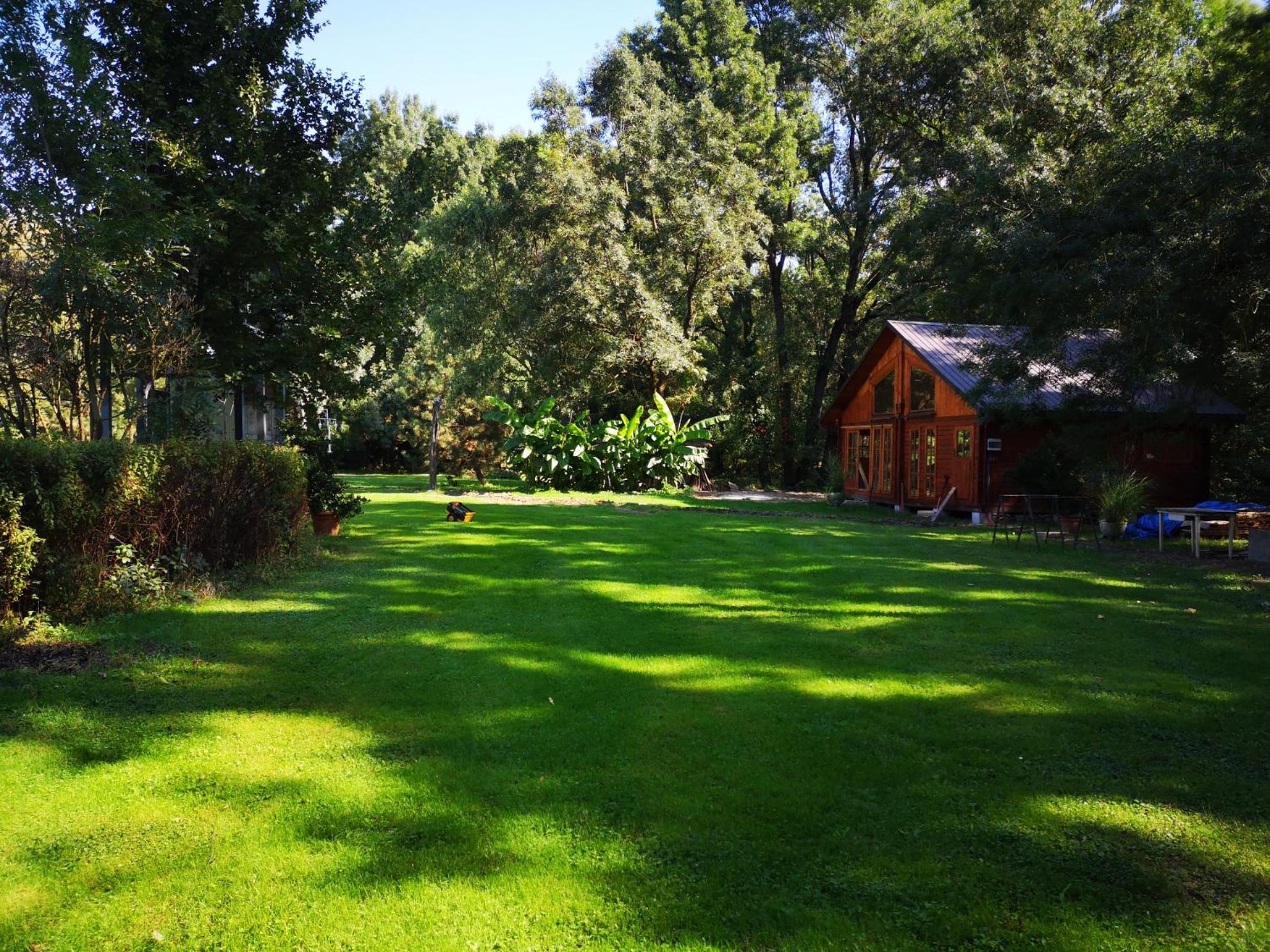 Cottage with Garden View - Photo 3