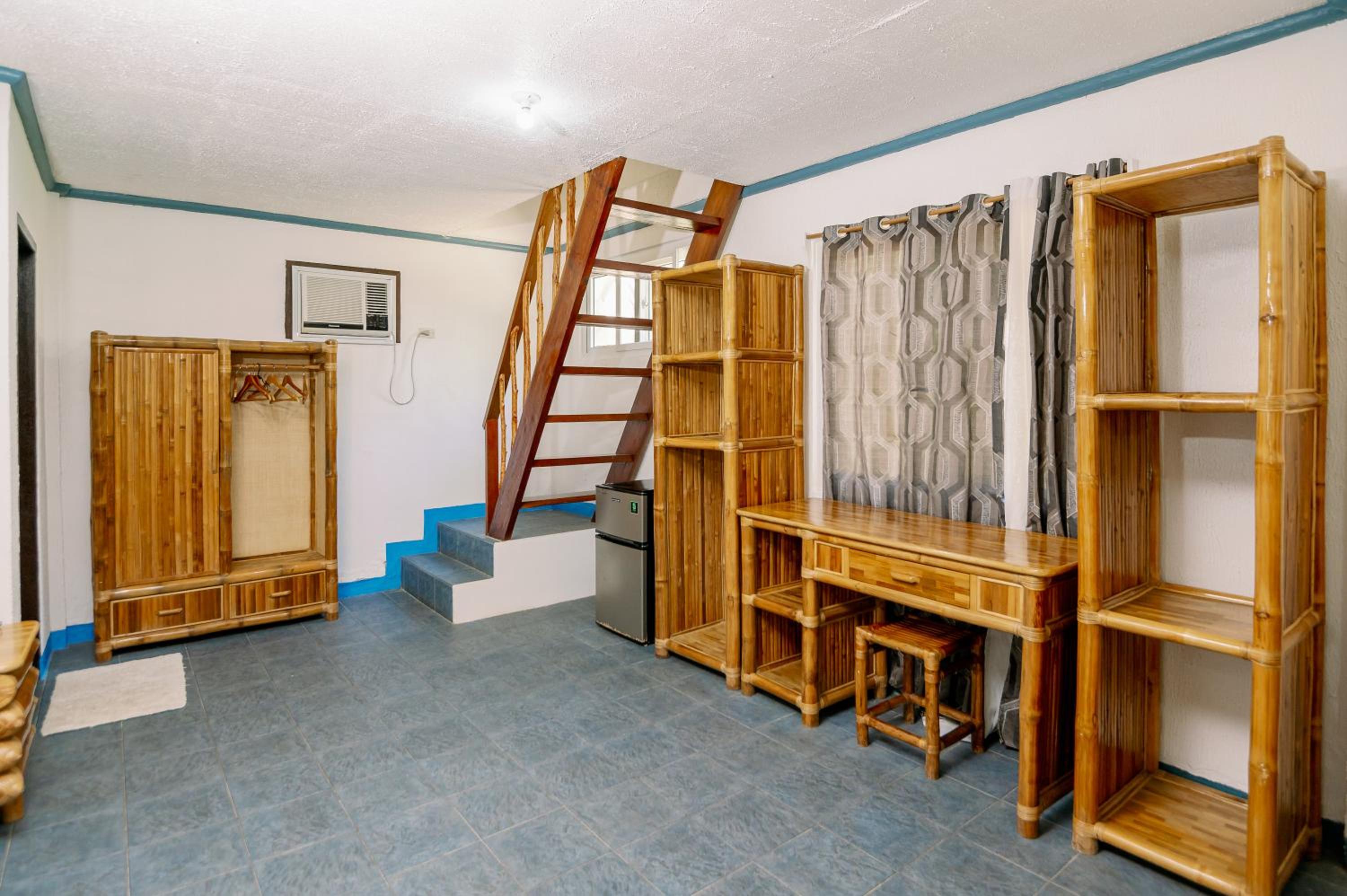 Family Room photo 2