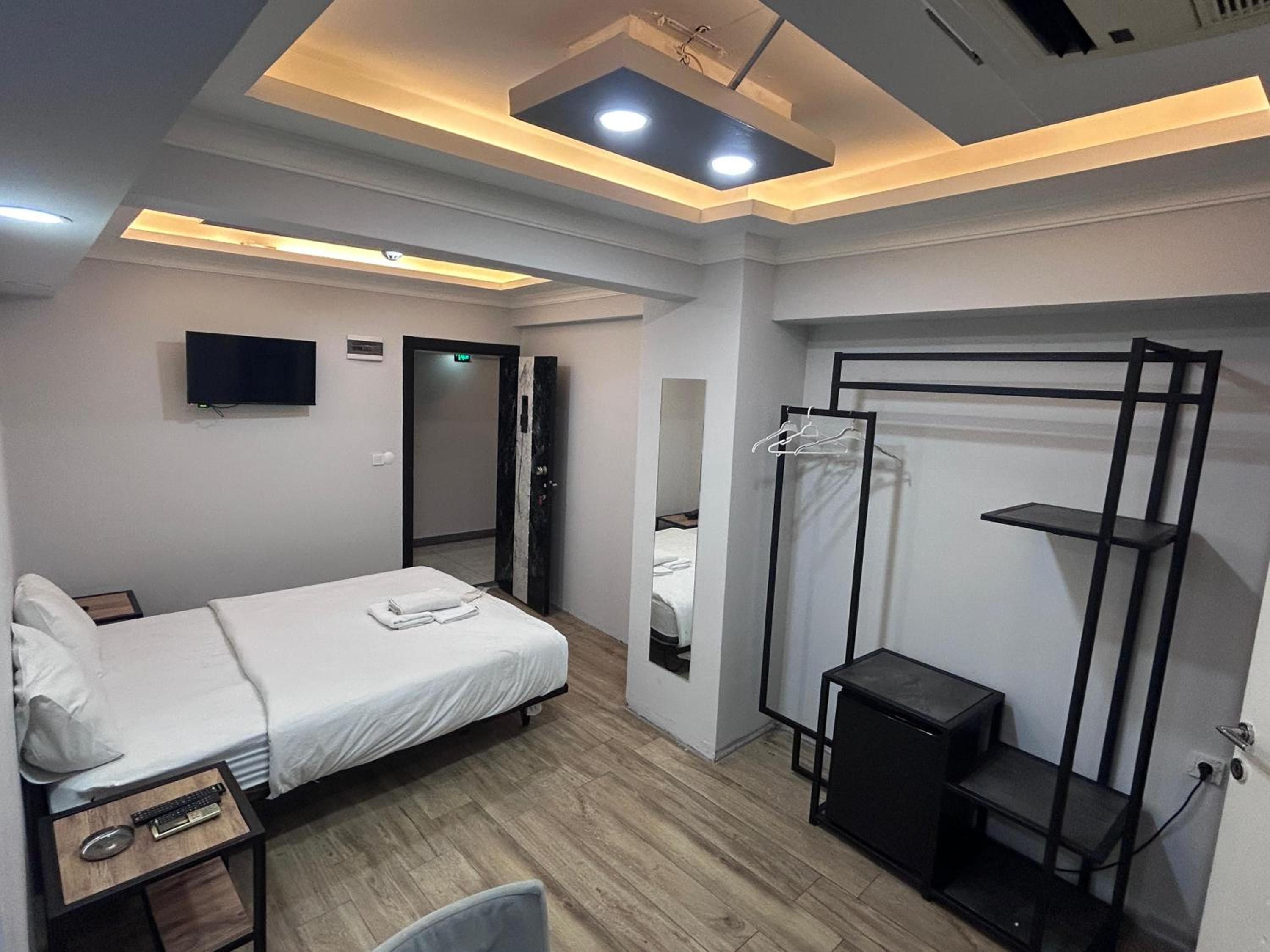 Economy Double Room photo 1