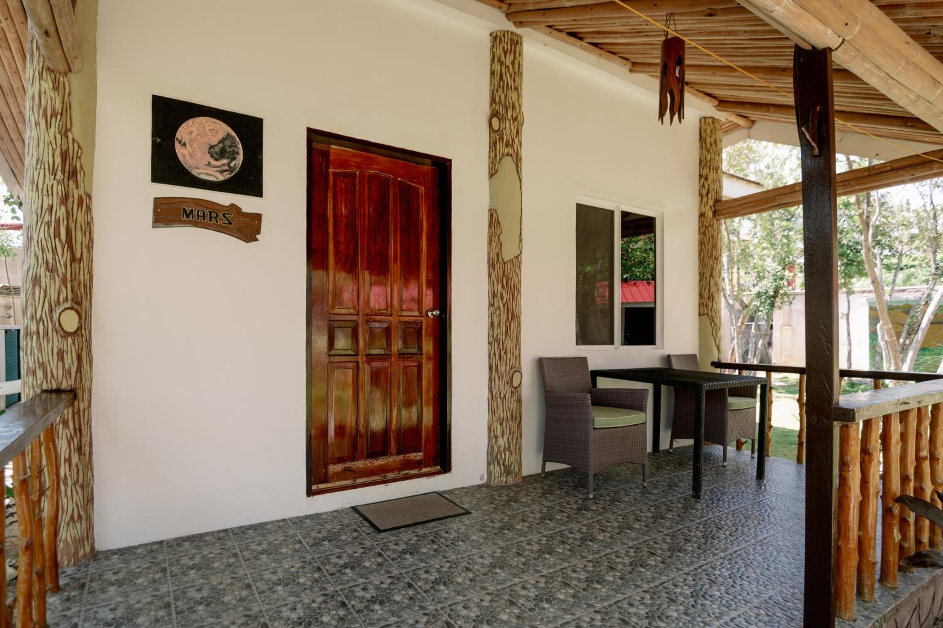 Bungalow with Garden View photo 2