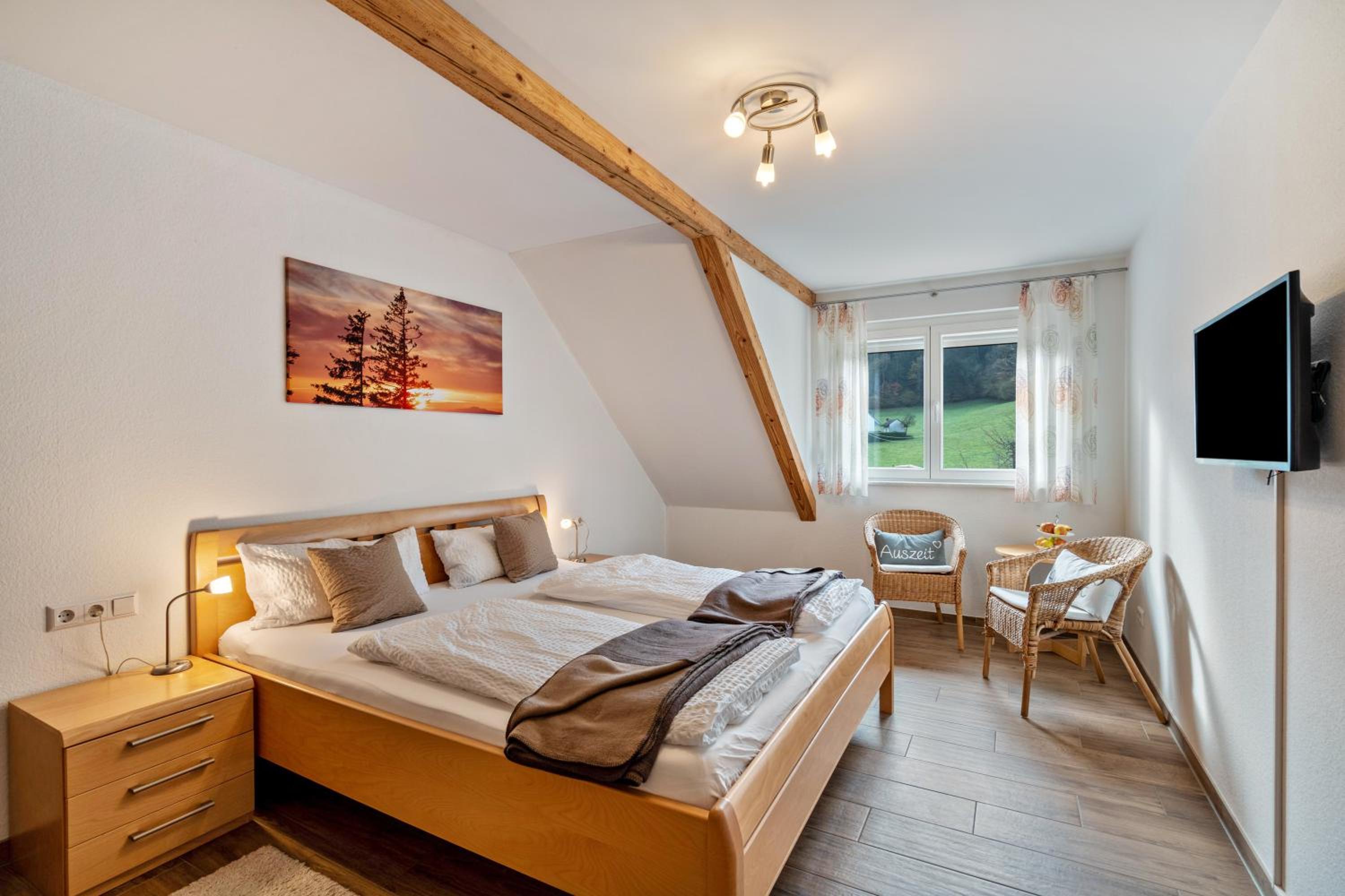 Standard Queen Room