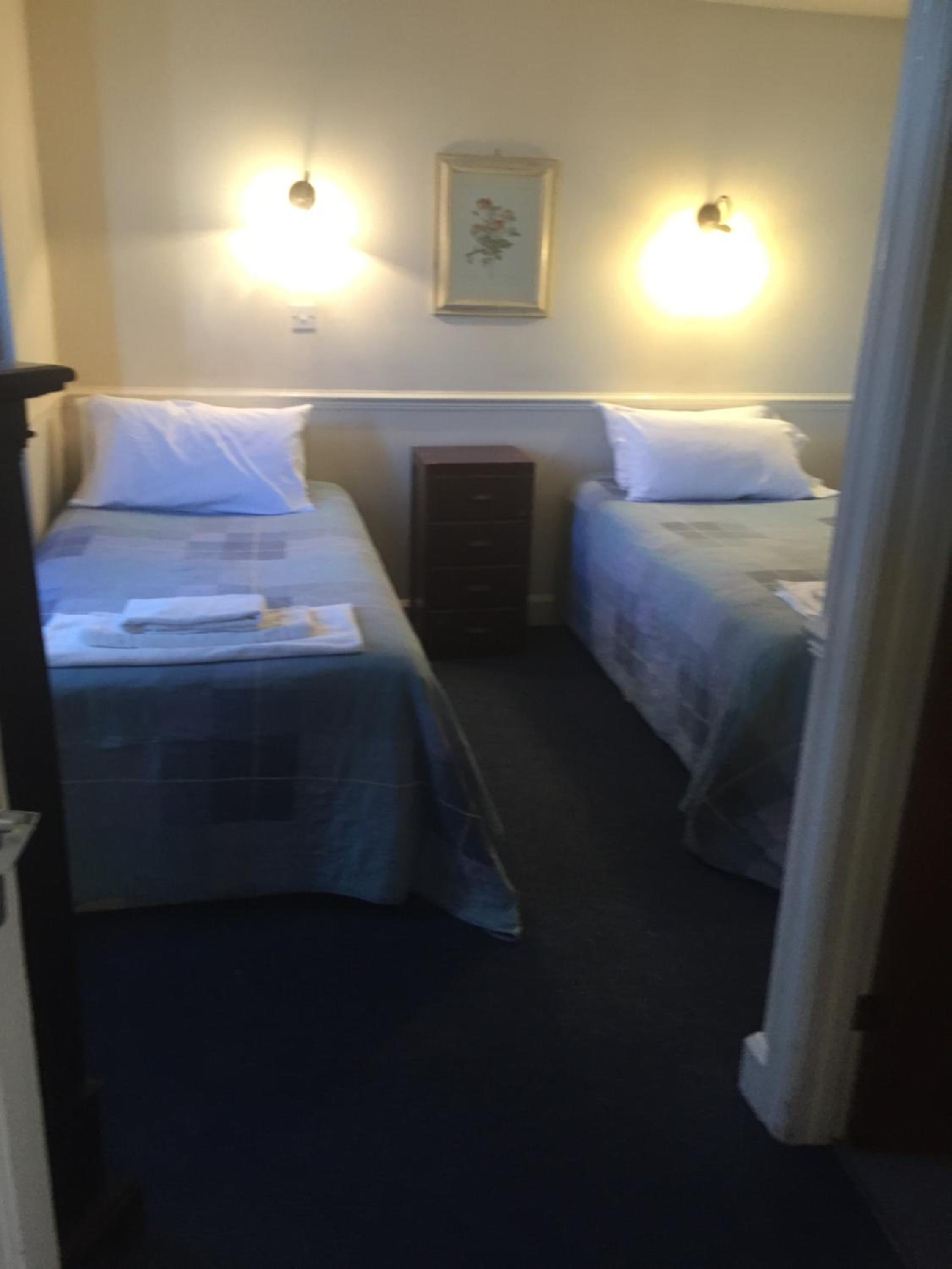 Standard Twin Room photo 2