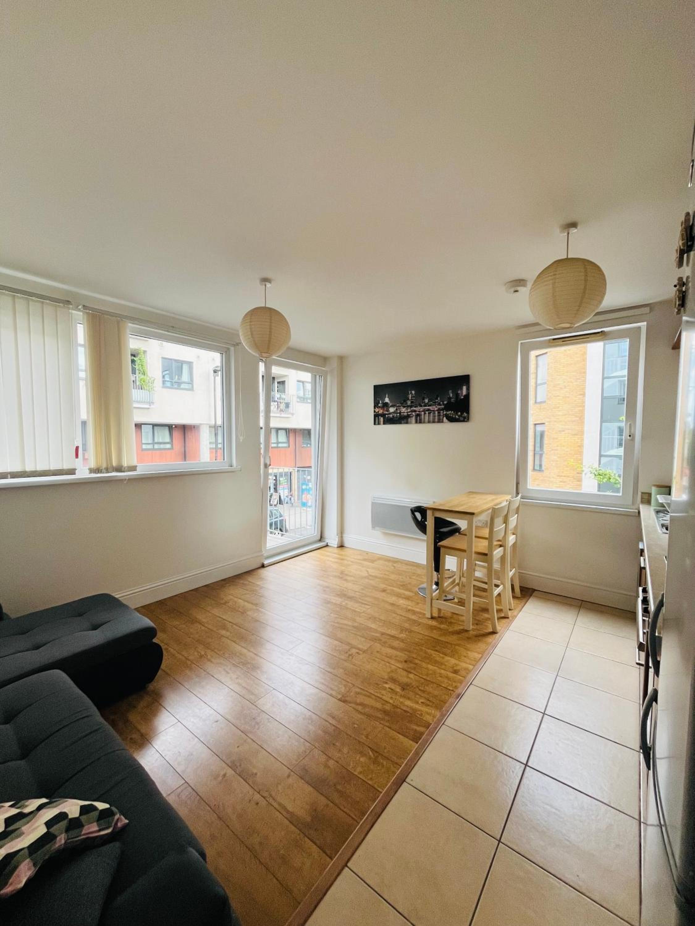One-Bedroom Apartment with Balcony photo 2