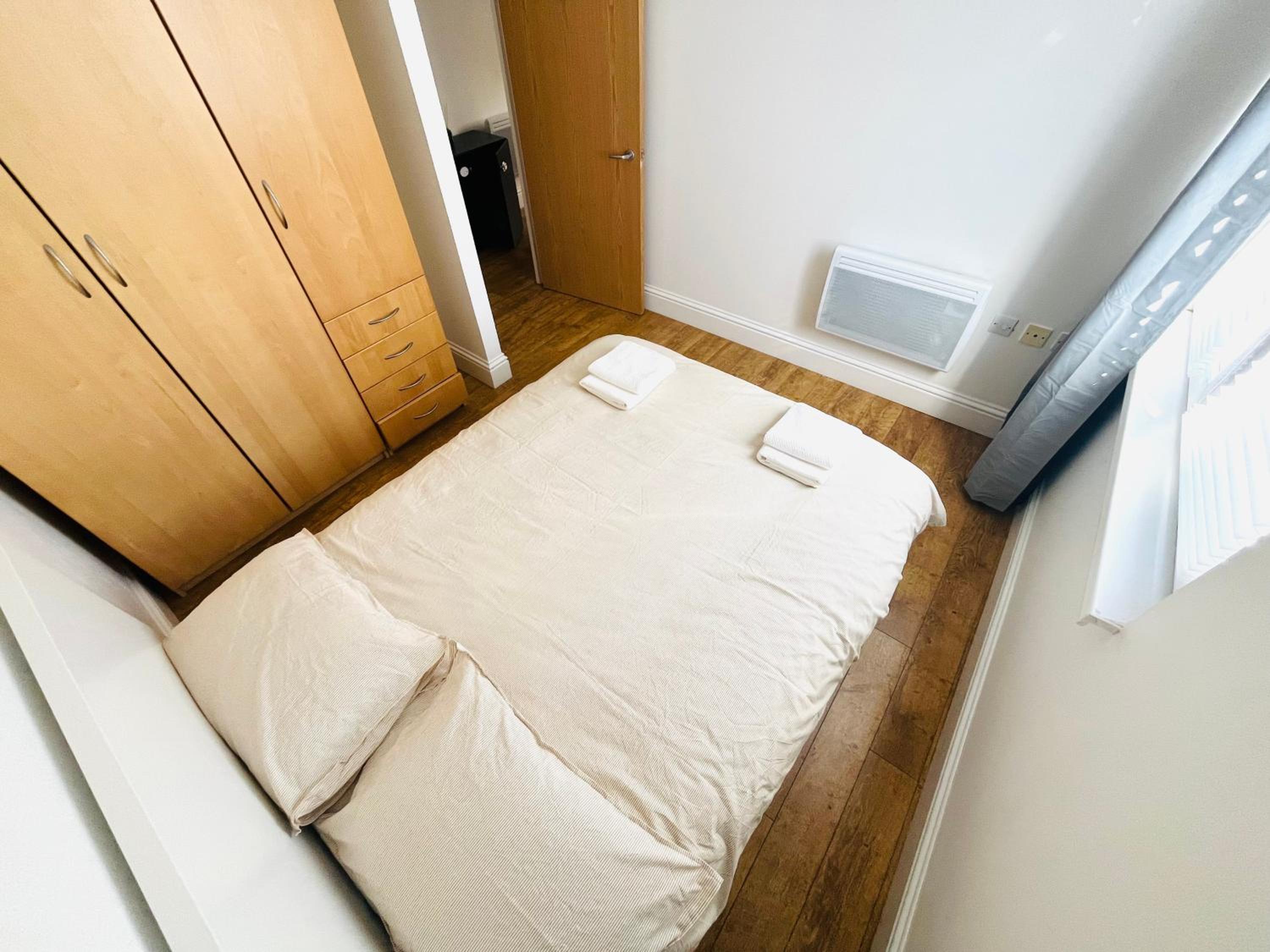 One-Bedroom Apartment with Balcony