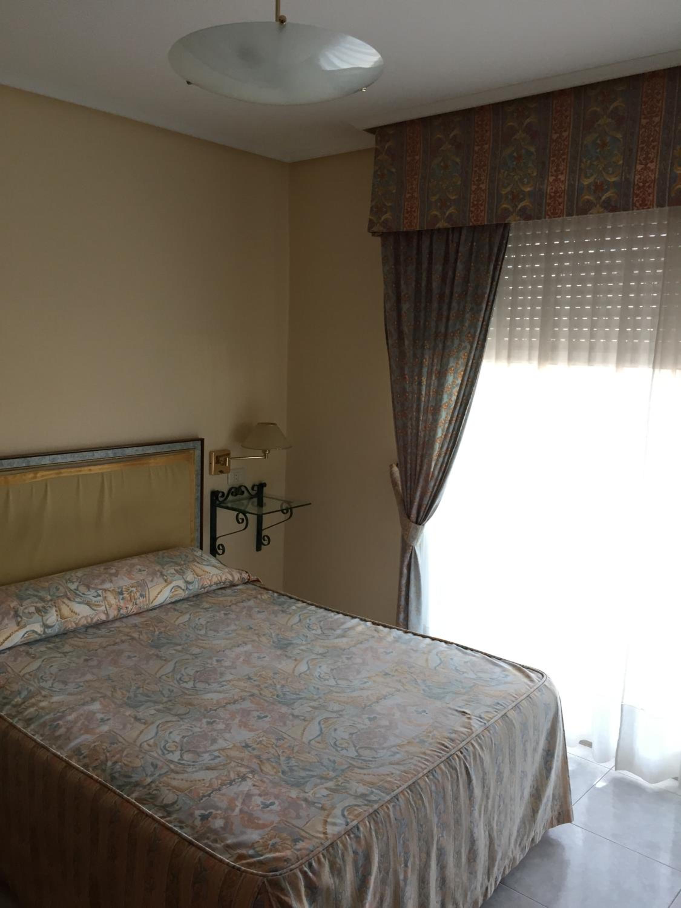Standard Queen Room photo 2