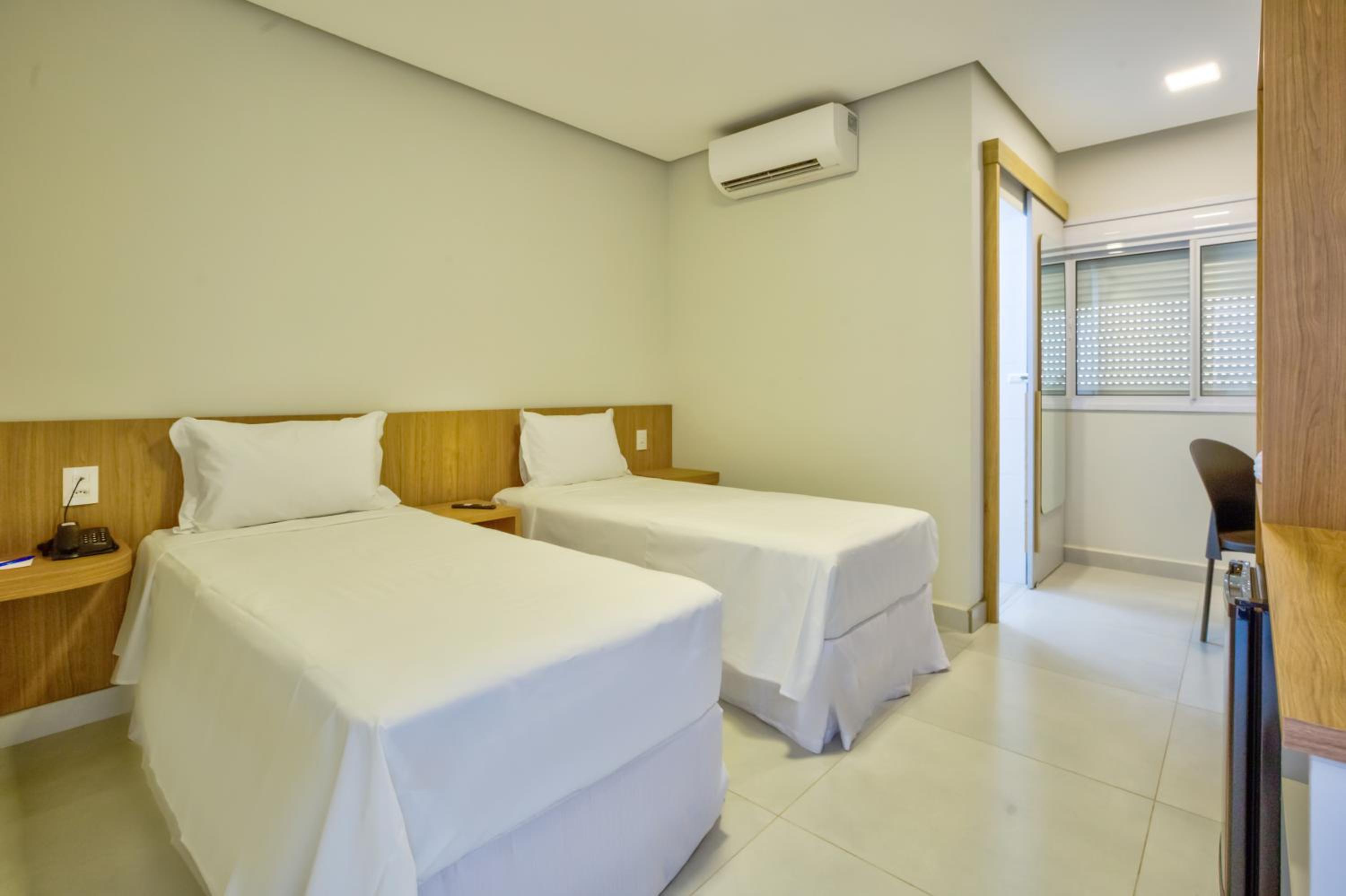 Standard Twin Room photo 3