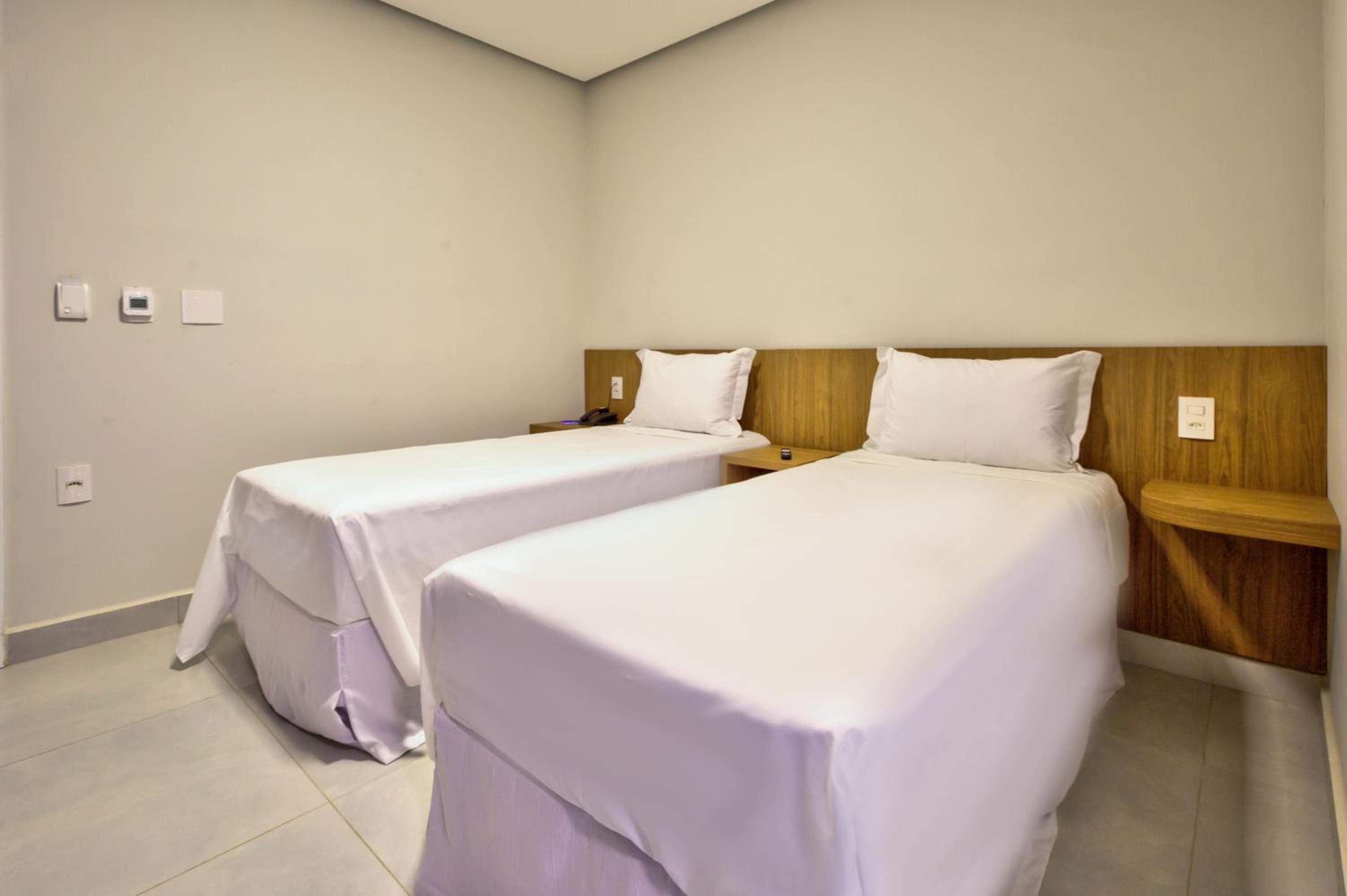 Standard Twin Room photo 2