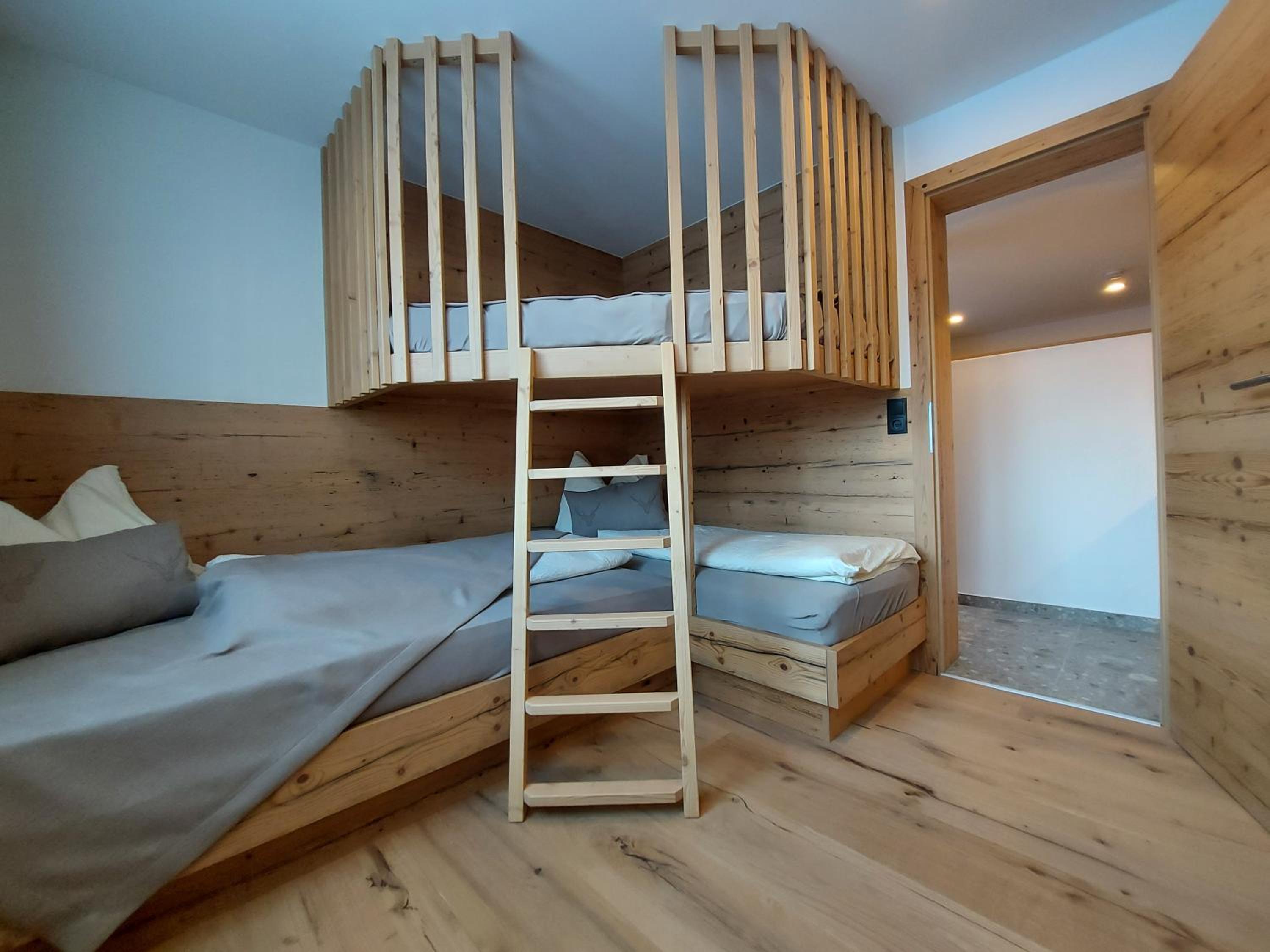 Deluxe Family Suite